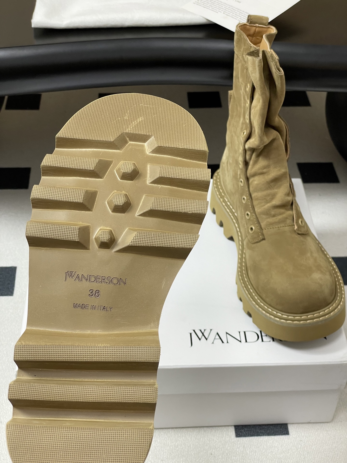 JW Anderson Fresh Autumn Shoes: Comfortable, Stylish, and Fashionable Classics - 图片 9