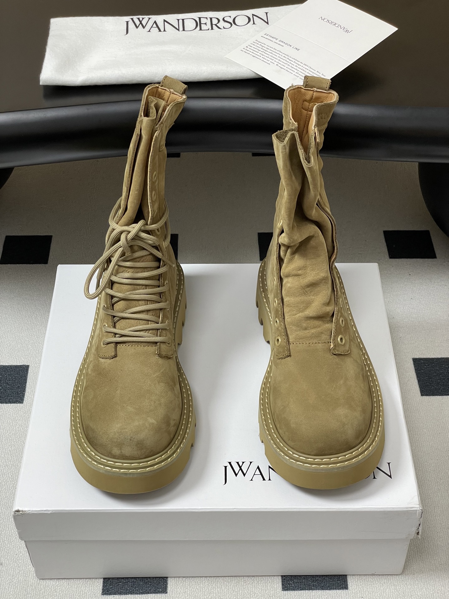 JW Anderson Fresh Autumn Shoes: Comfortable, Stylish, and Fashionable Classics - 图片 5