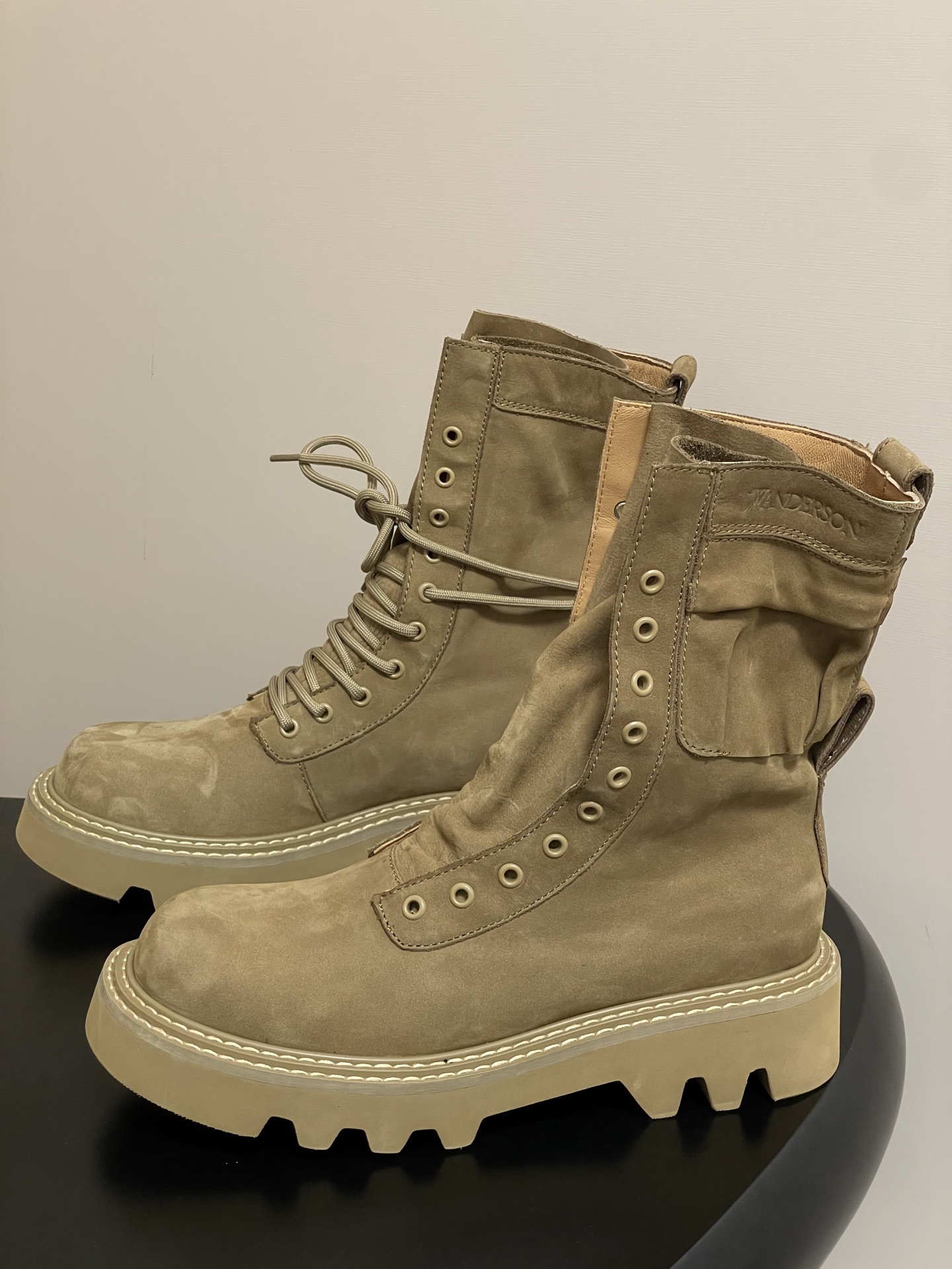 JW Anderson Fresh Autumn Shoes: Comfortable, Stylish, and Fashionable Classics - 图片 3