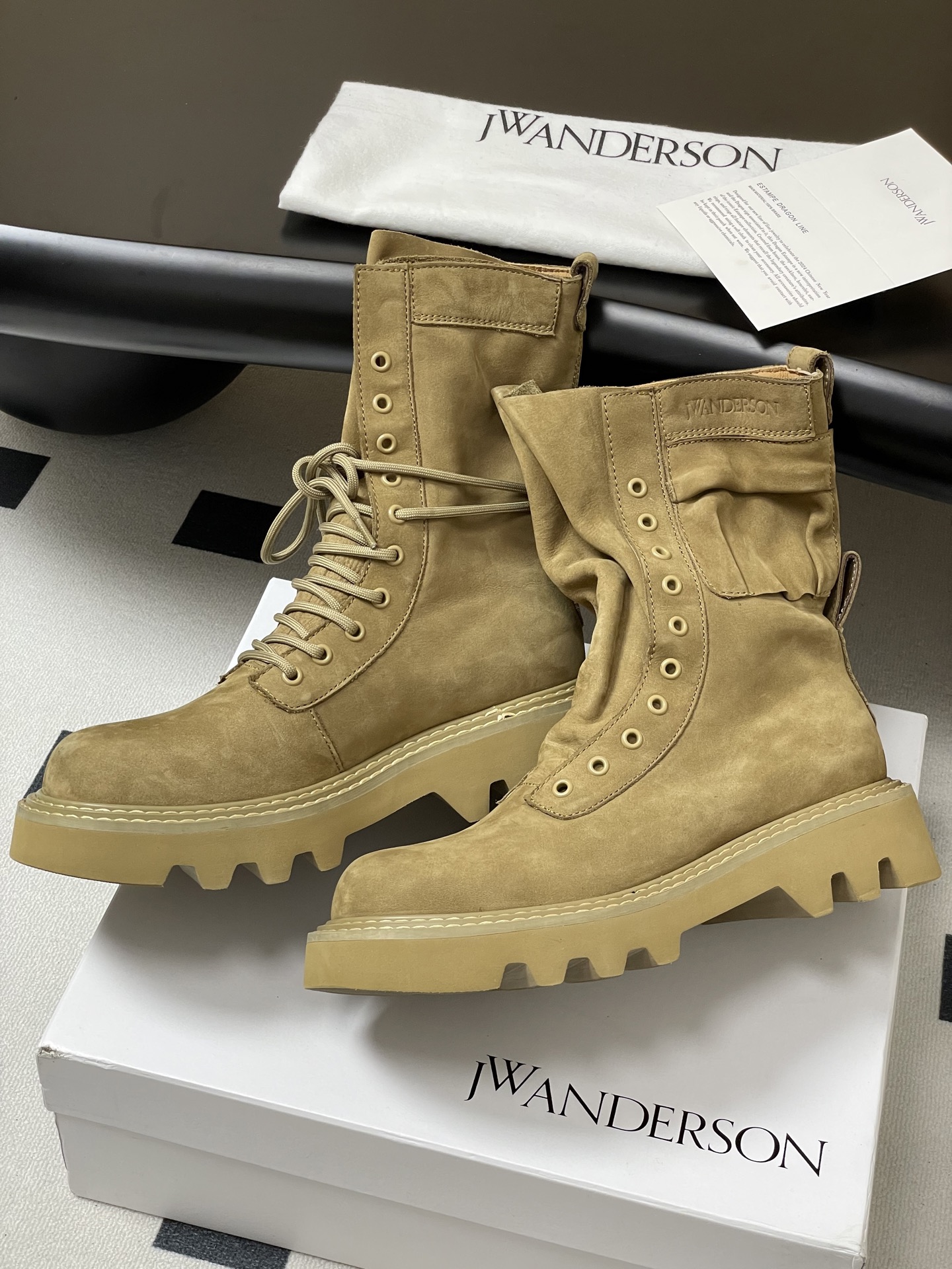 JW Anderson Fresh Autumn Shoes: Comfortable, Stylish, and Fashionable Classics - 图片 4