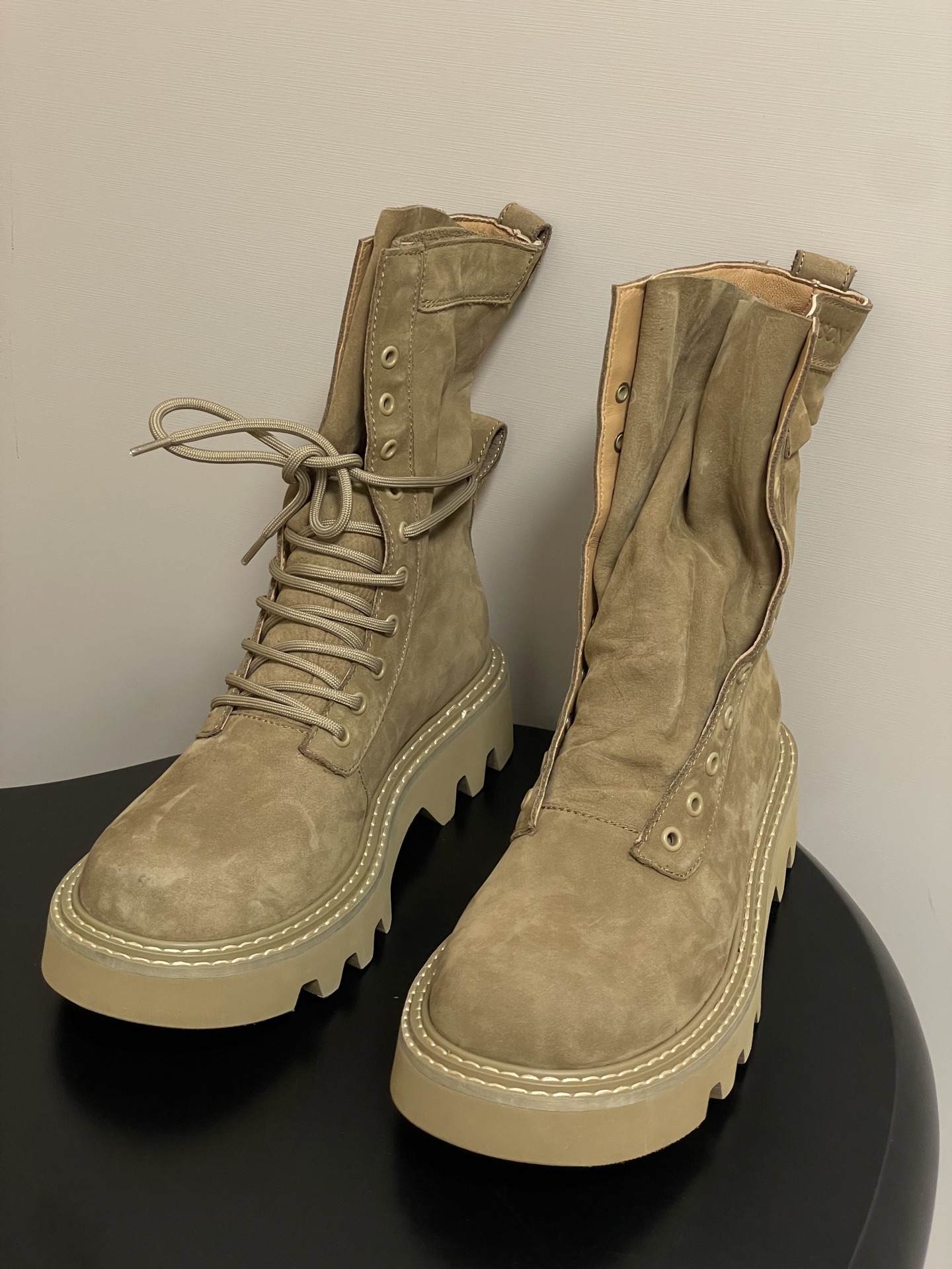 JW Anderson Fresh Autumn Shoes: Comfortable, Stylish, and Fashionable Classics - 图片 2
