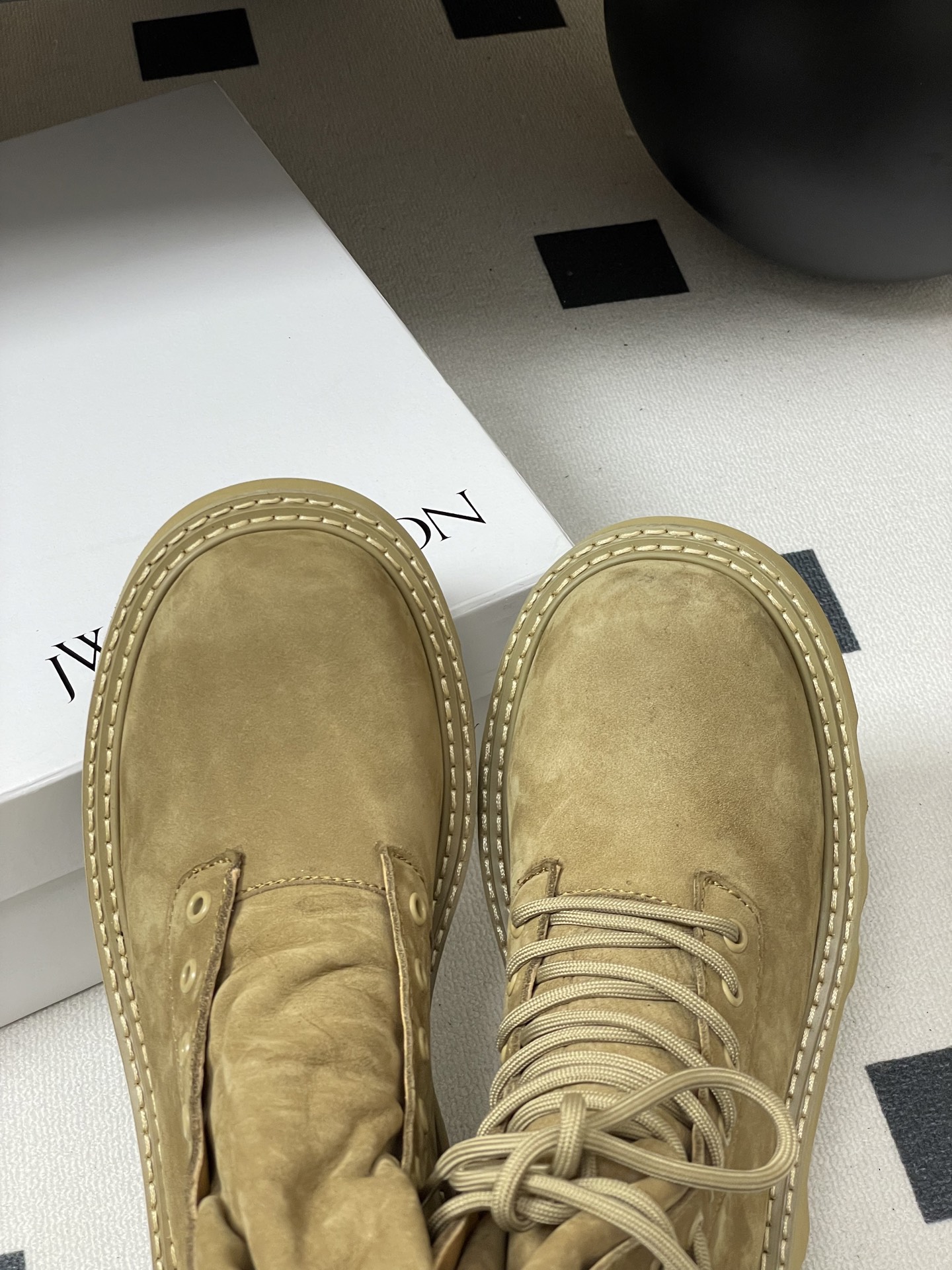 JW Anderson Fresh Autumn Shoes: Comfortable, Stylish, and Fashionable Classics - 图片 7