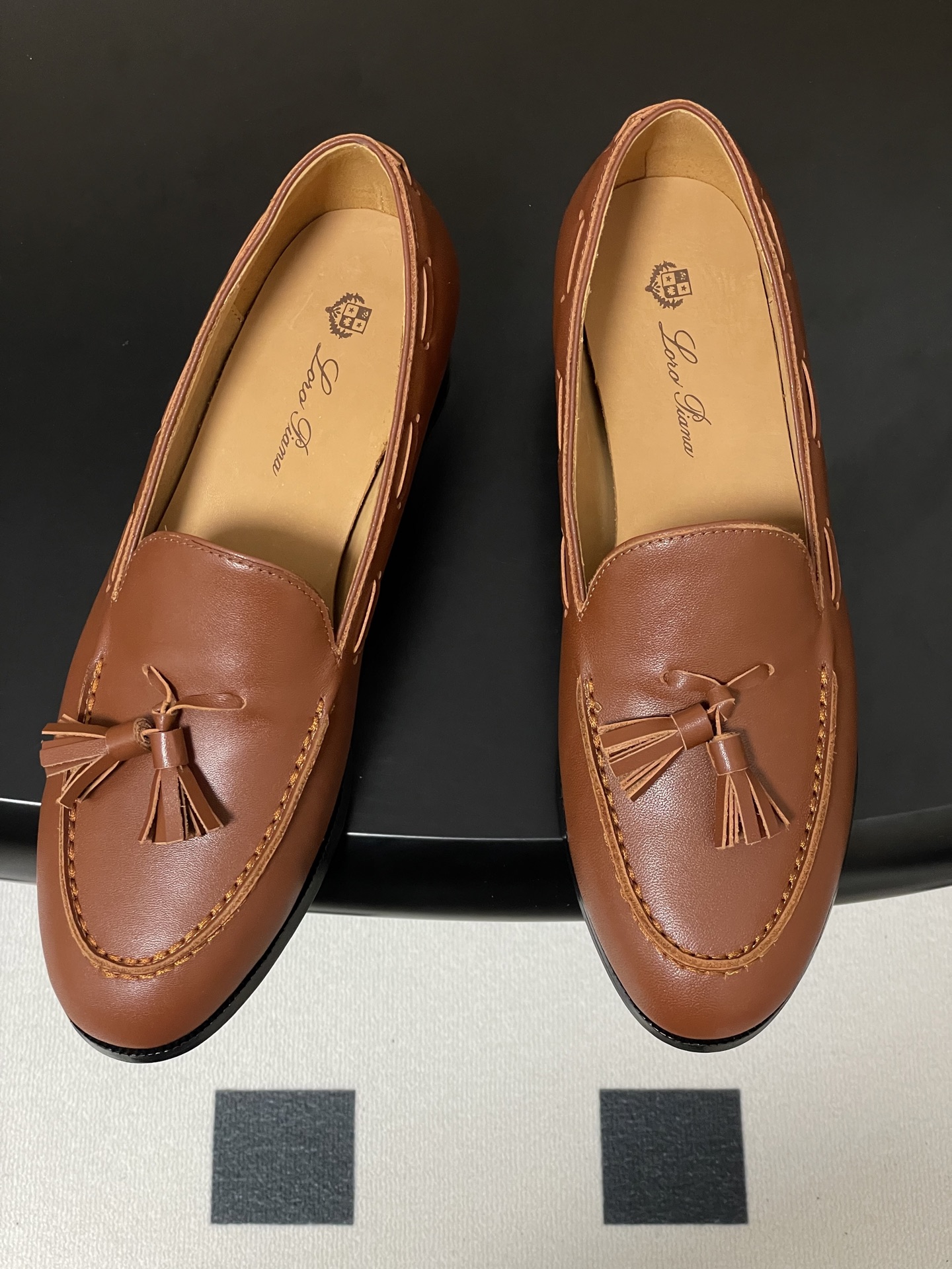 Loro Piana Serge Leather Shoes in Oxen Leather: Elegant Autumn Footwear in Conical Design - 图片 2