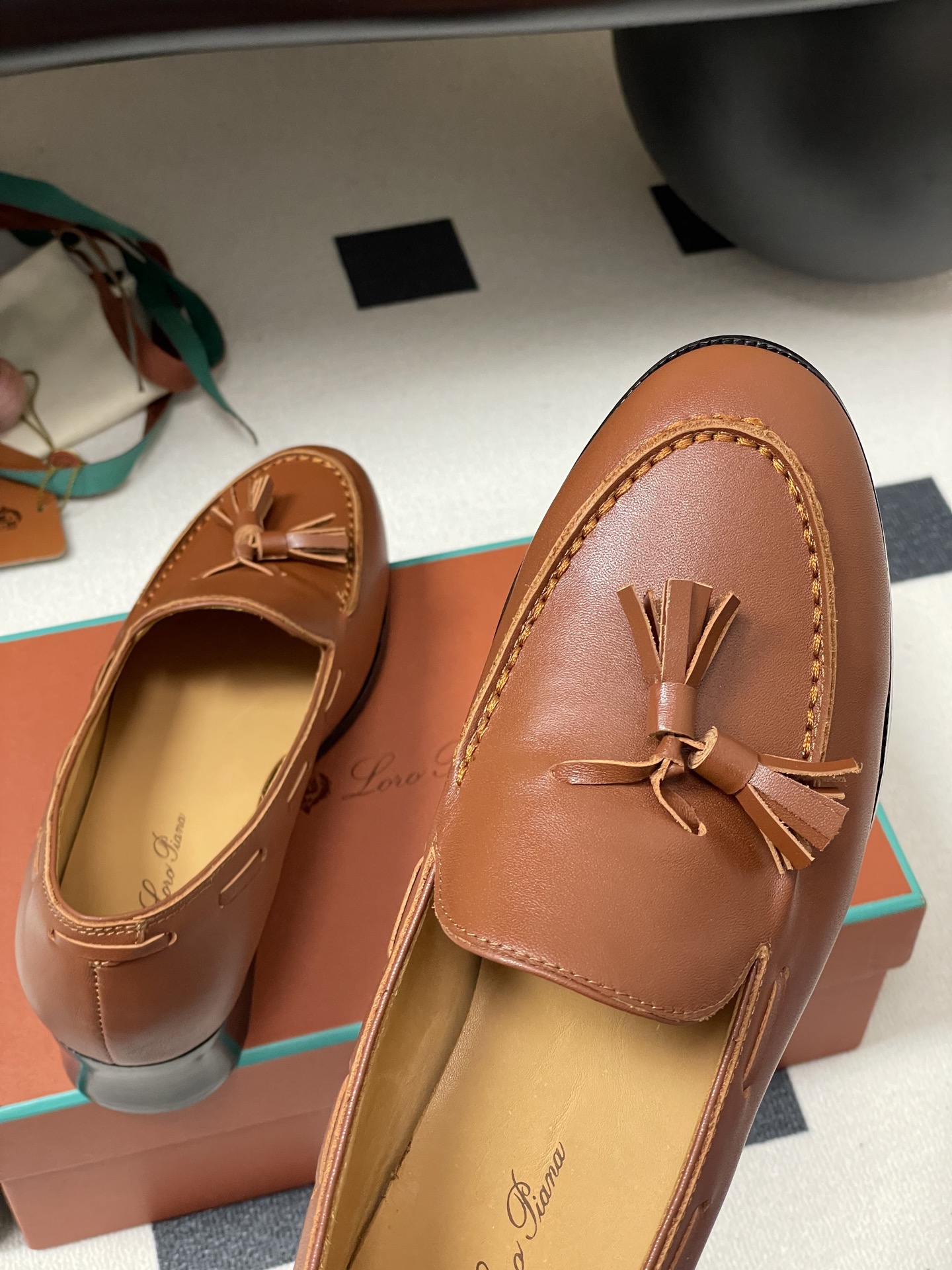 Loro Piana Serge Leather Shoes in Oxen Leather: Elegant Autumn Footwear in Conical Design - 图片 9