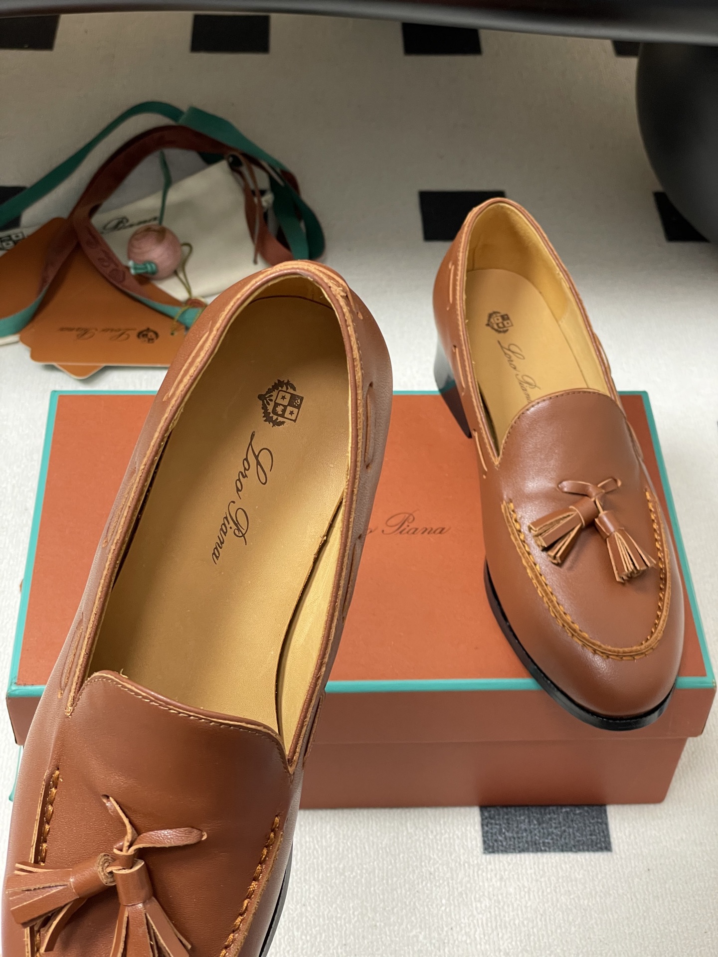 Loro Piana Serge Leather Shoes in Oxen Leather: Elegant Autumn Footwear in Conical Design - 图片 5