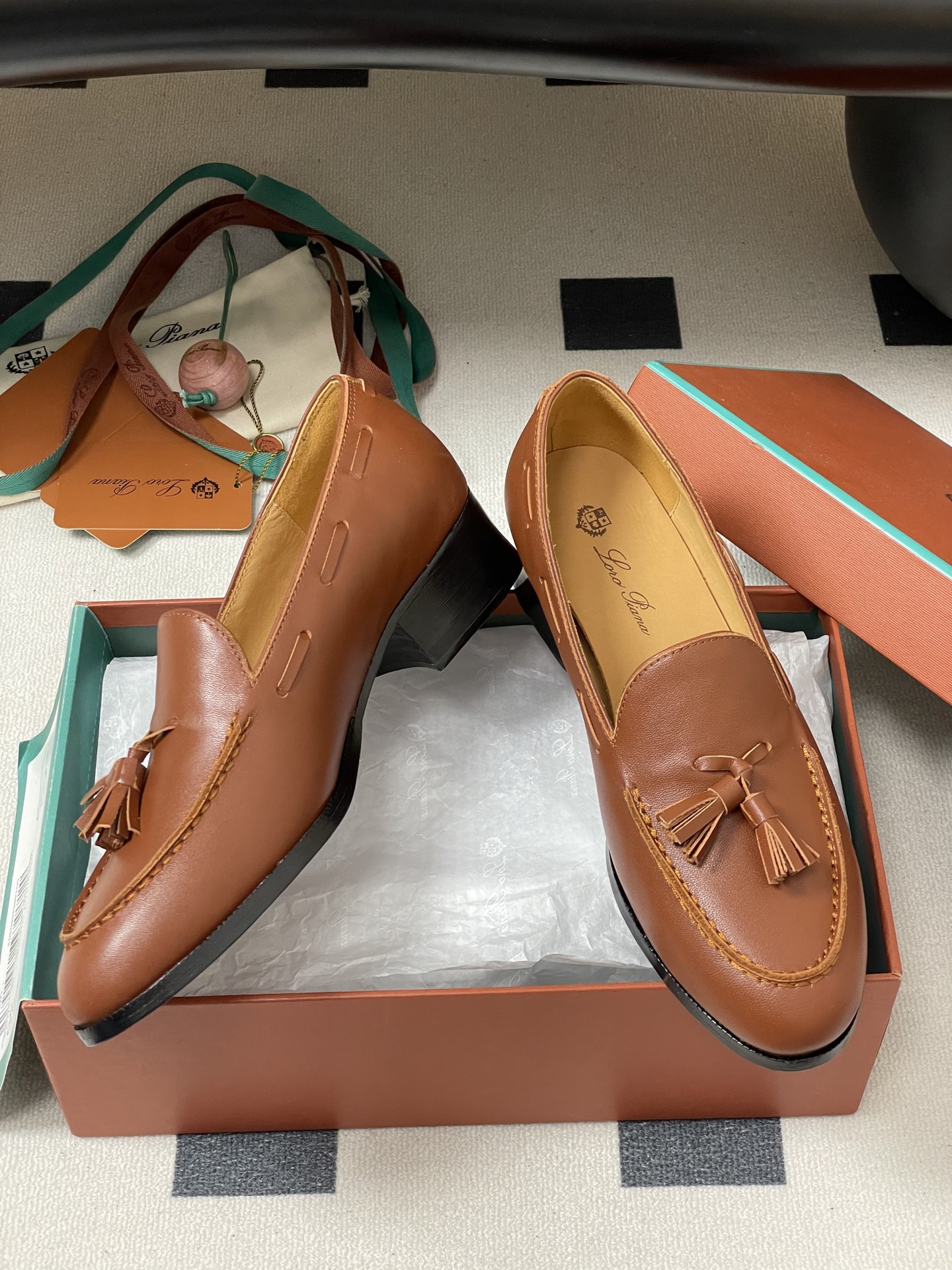 Loro Piana Serge Leather Shoes in Oxen Leather: Elegant Autumn Footwear in Conical Design - 图片 6