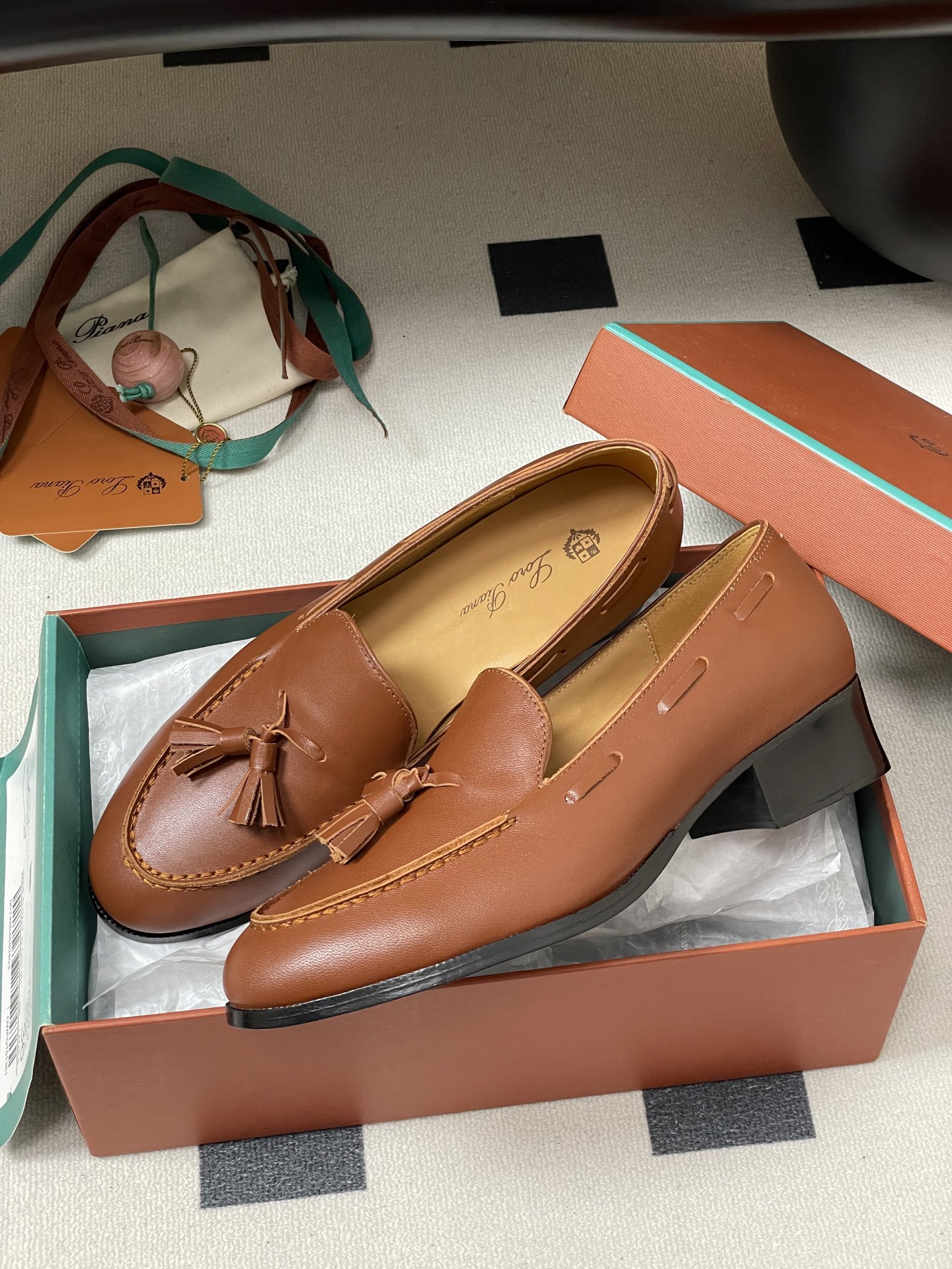 Loro Piana Serge Leather Shoes in Oxen Leather: Elegant Autumn Footwear in Conical Design - 图片 4