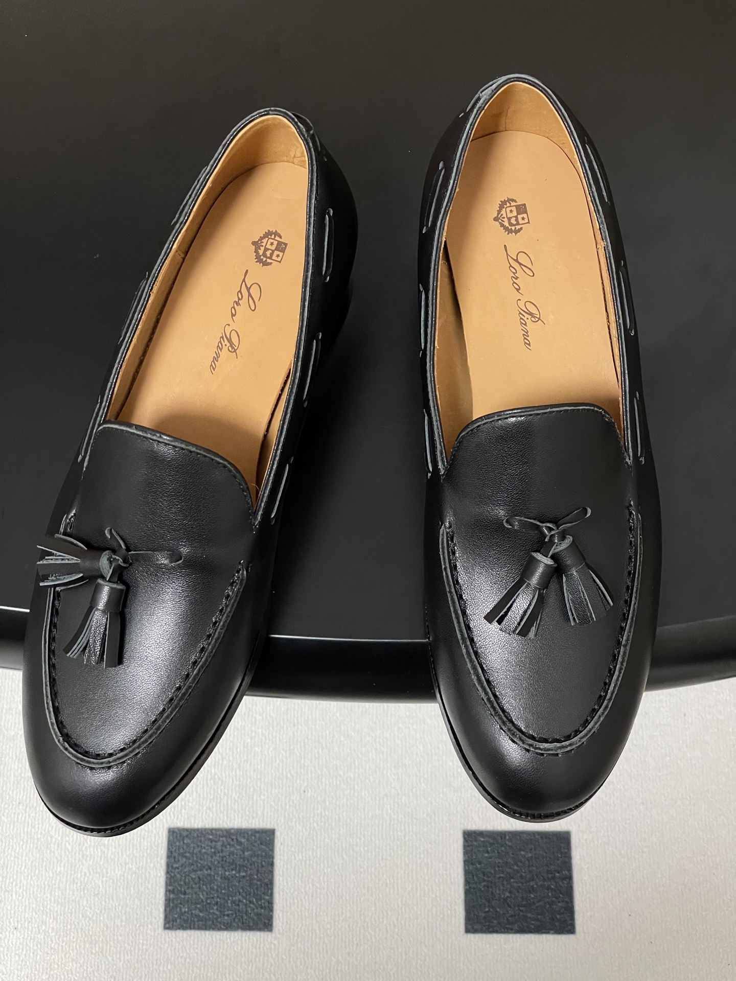 Sergei’s Oxen Skin Loaf Shoes by Loro Piana: Classic Design with Natural Radiance - 图片 2