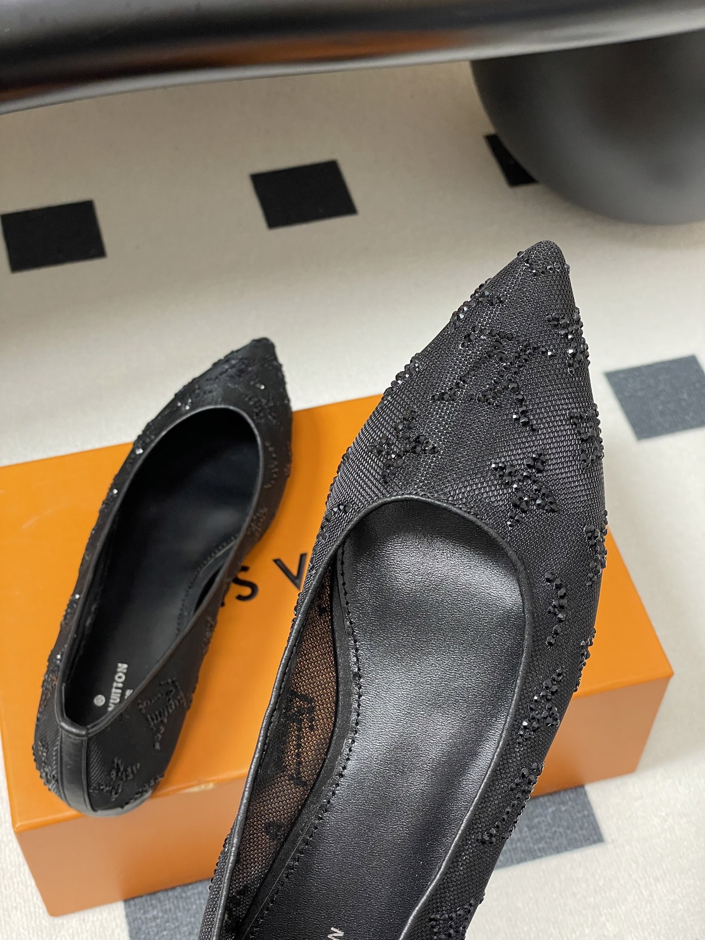 “Louis Vuitton Summer New Fairy Shoes with Net-Covered Soles Review” - 图片 9