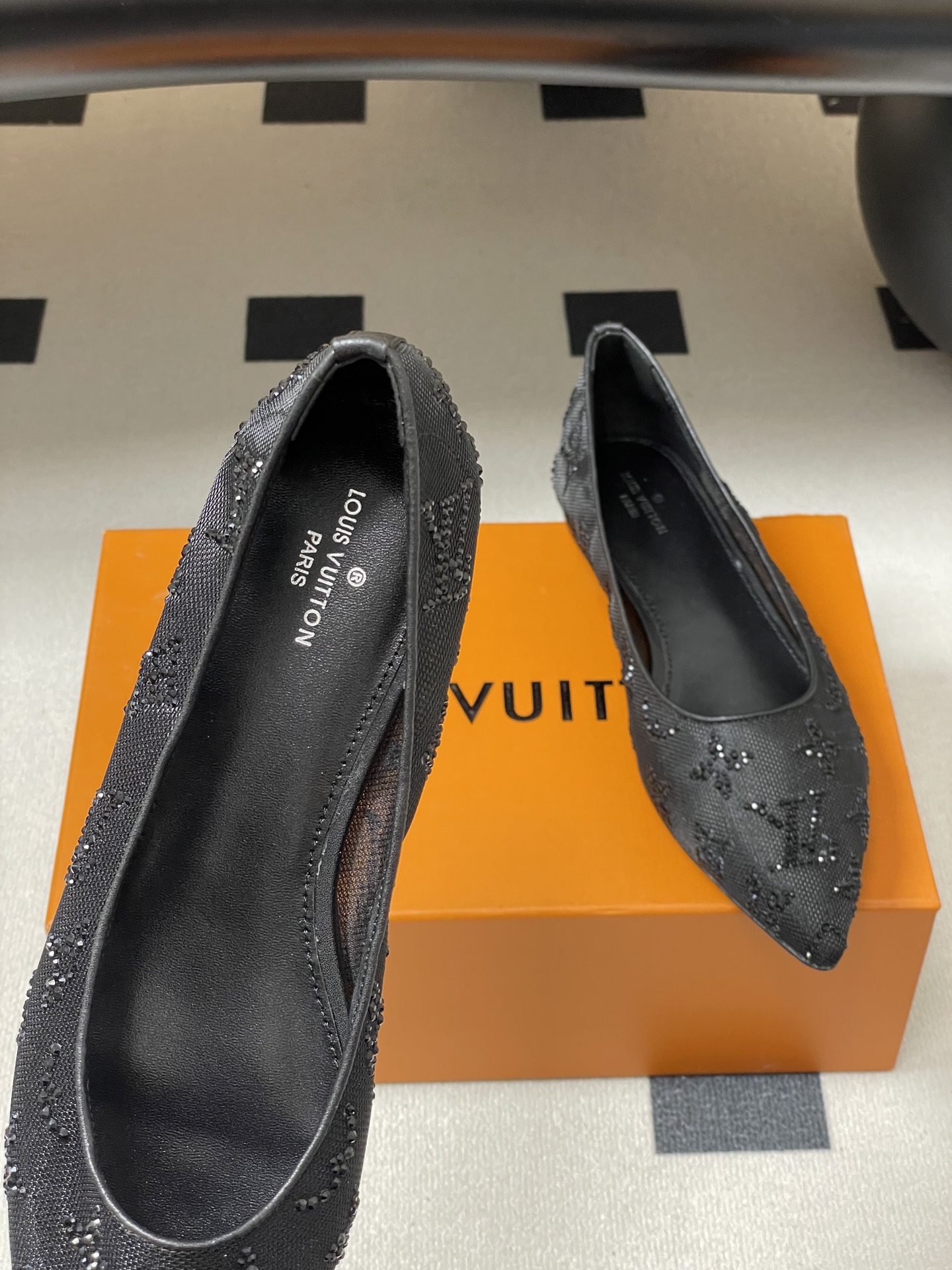 “Louis Vuitton Summer New Fairy Shoes with Net-Covered Soles Review” - 图片 7