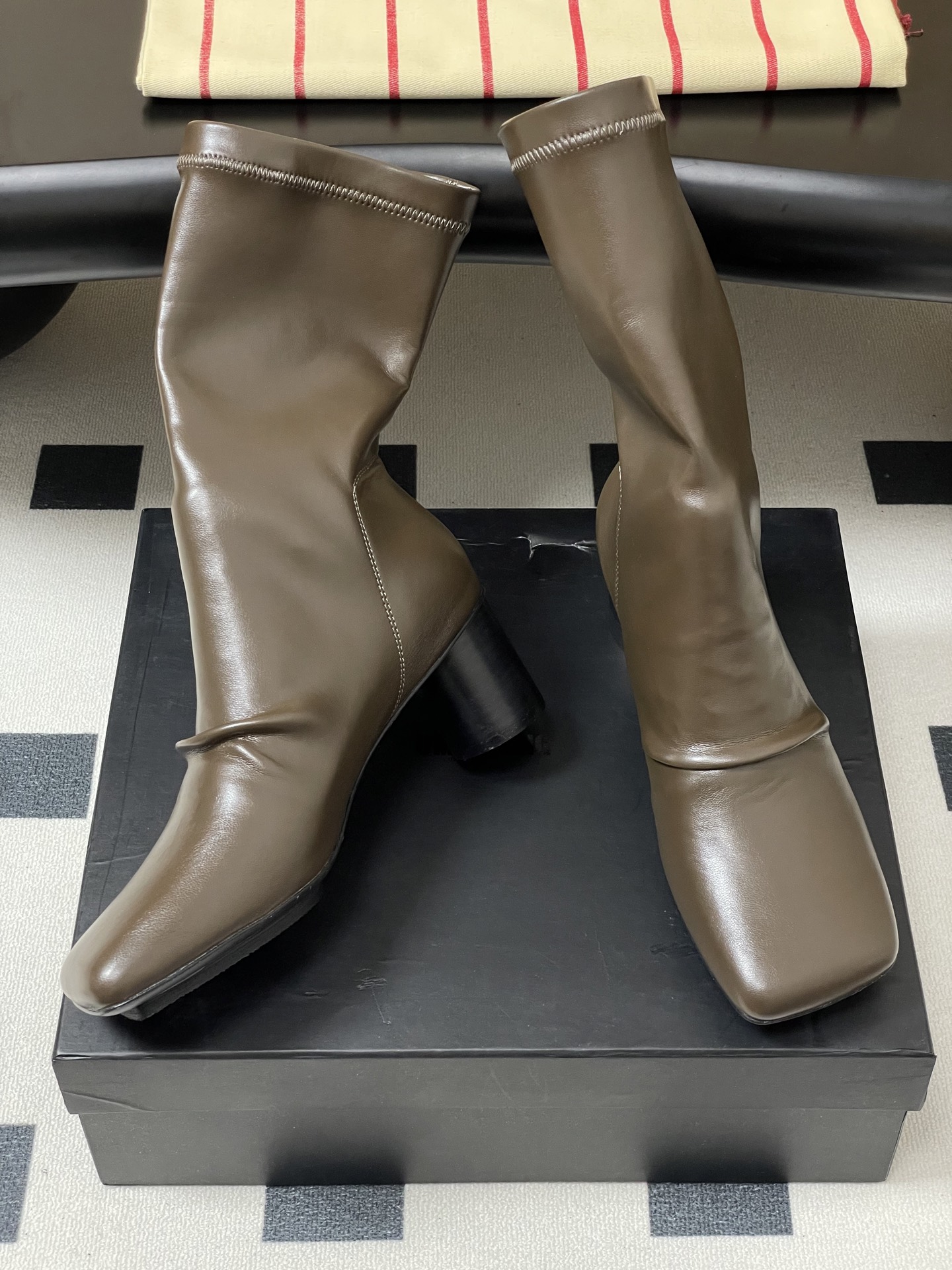 UMA WANG 25ss Short Boots: Eastern Aesthetic Elegance and Strength in New Collection - 图片 6