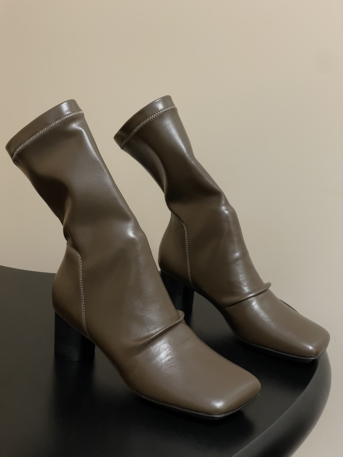 UMA WANG 25ss Short Boots: Eastern Aesthetic Elegance and Strength in New Collection