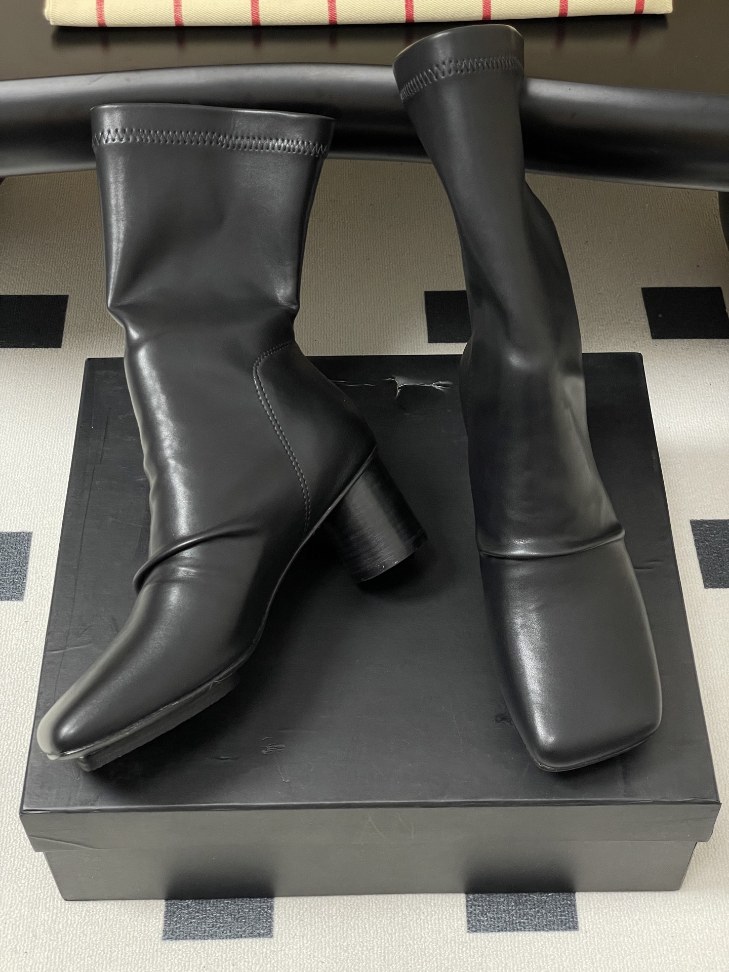 UMA WANG 25ss New Round Short Boots: Eastern Aesthetic Elegance and Neonomism - 图片 6