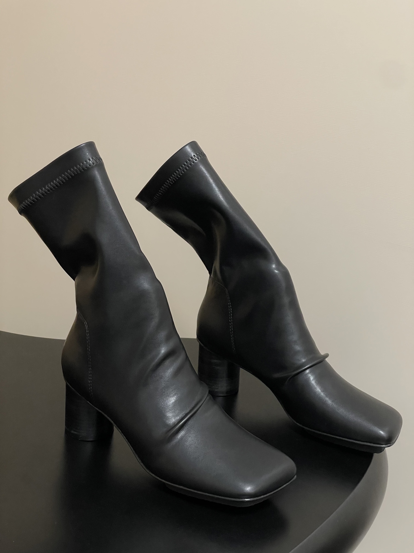 UMA WANG 25ss New Round Short Boots: Eastern Aesthetic Elegance and Neonomism