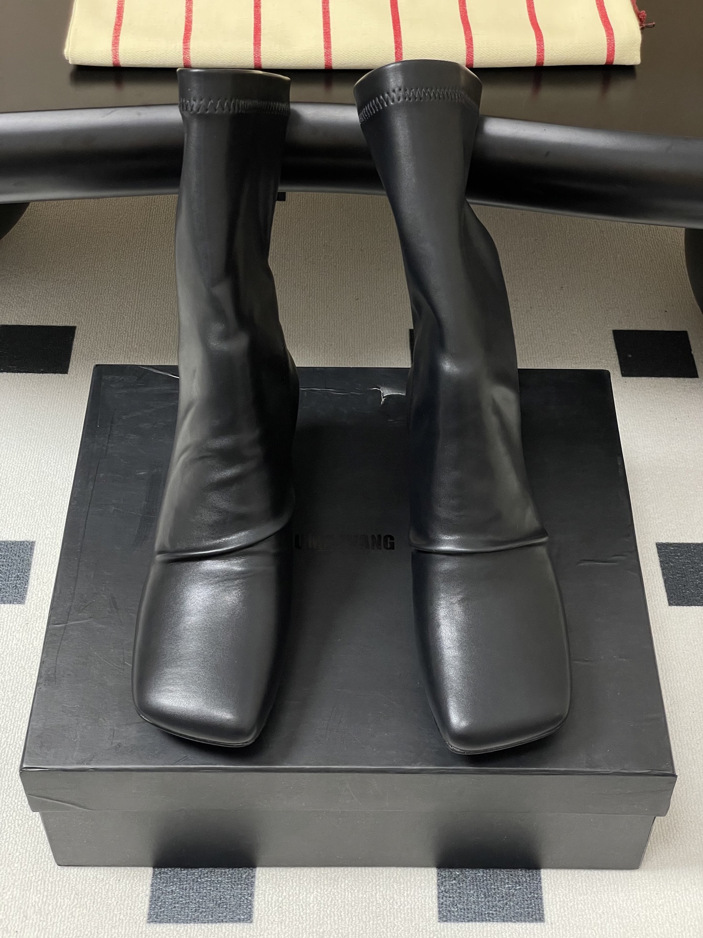 UMA WANG 25ss New Round Short Boots: Eastern Aesthetic Elegance and Neonomism - 图片 5