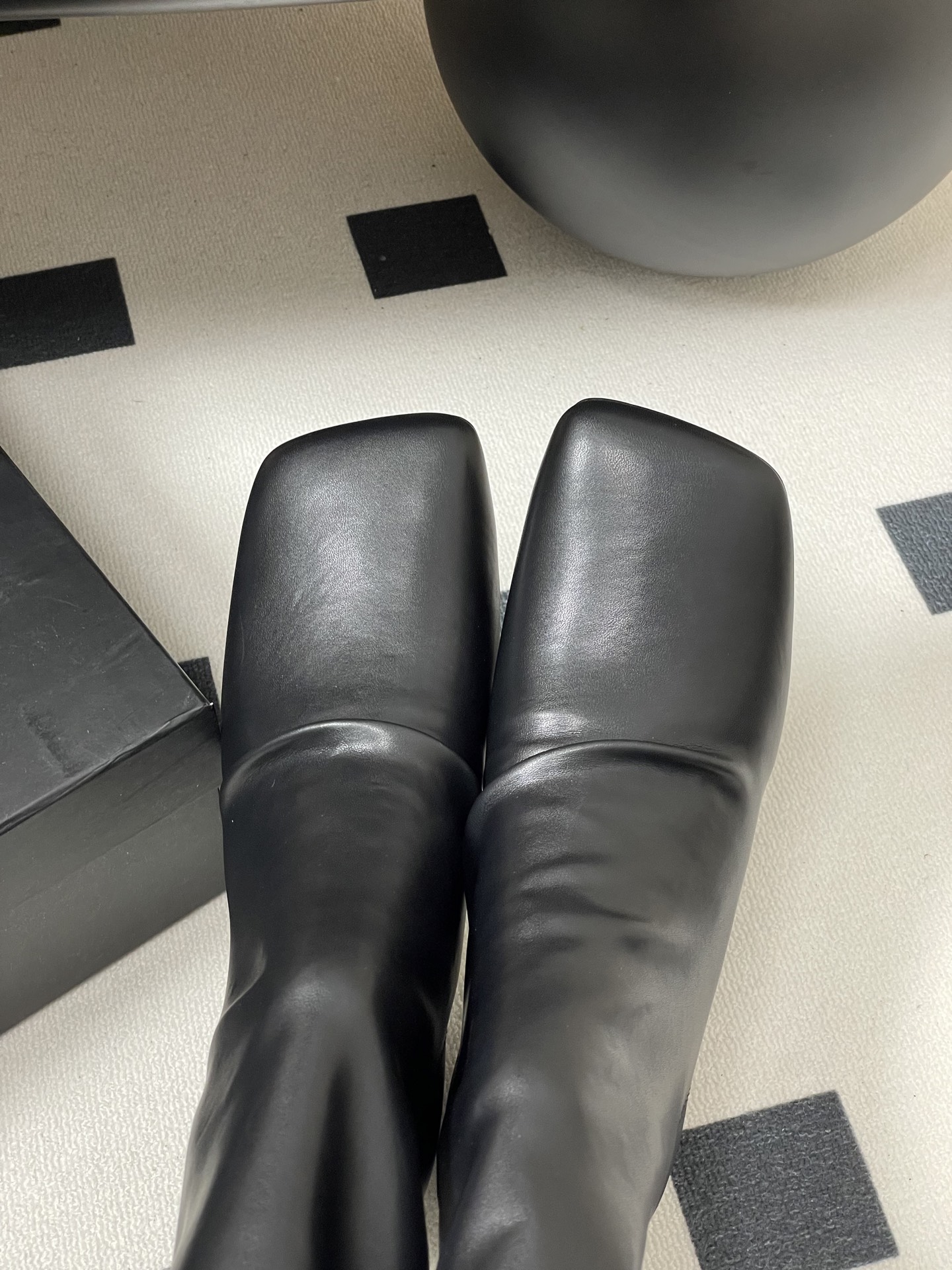 UMA WANG 25ss New Round Short Boots: Eastern Aesthetic Elegance and Neonomism - 图片 9