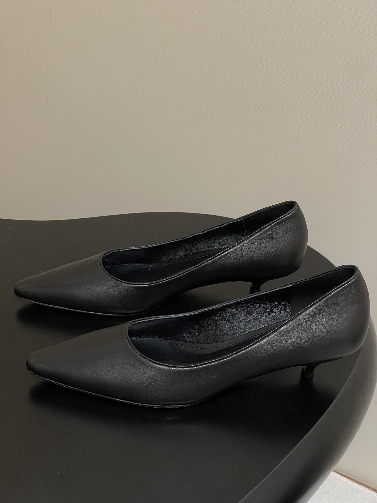 Cozy and Stylish Sheepskin and Silk Shoes Review: The Row 25 Earl, TR. - 图片 3