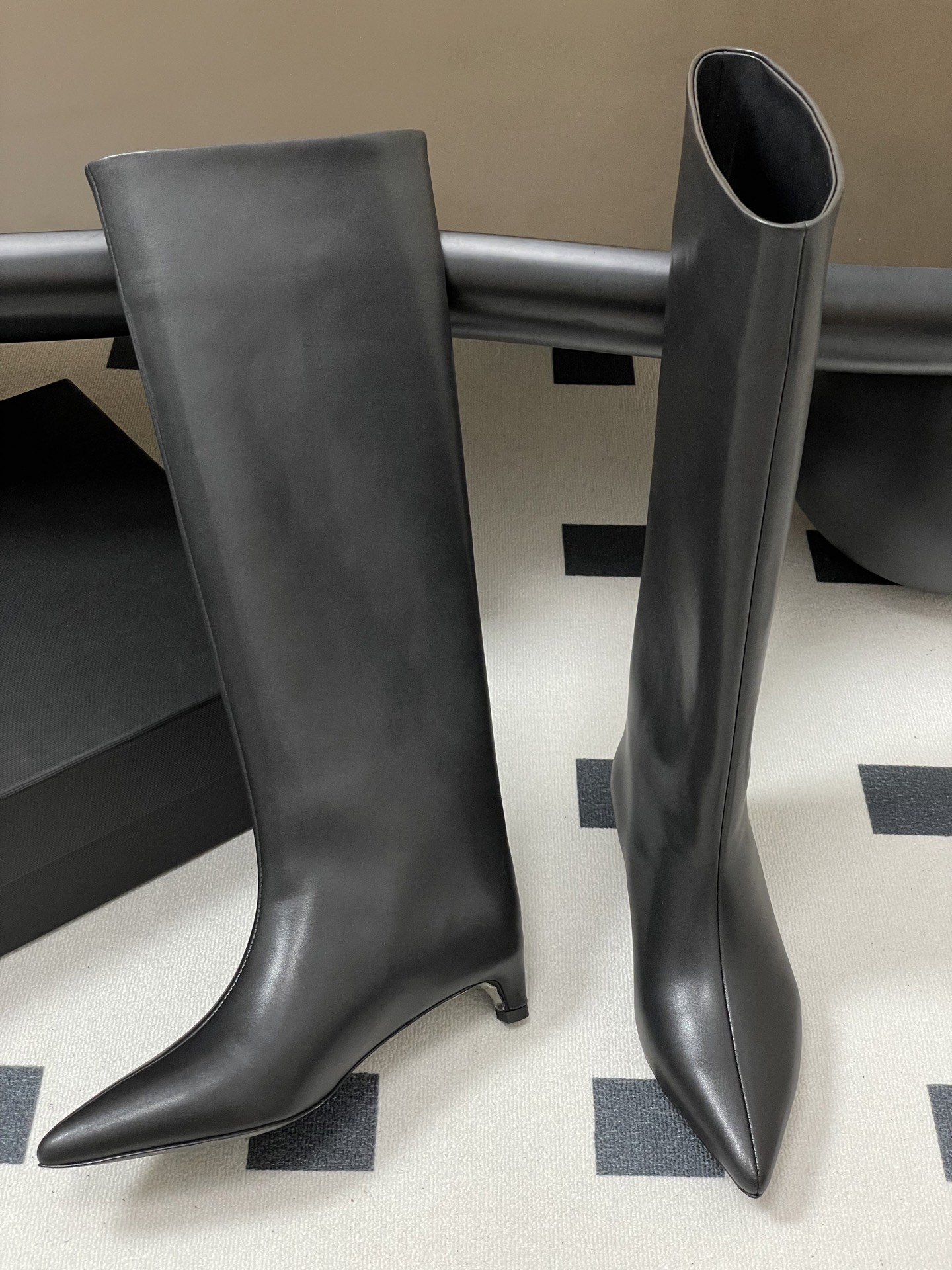 Stylish Short Sheepskin Boots by Jill Sander – New Autumn Collection - 图片 6