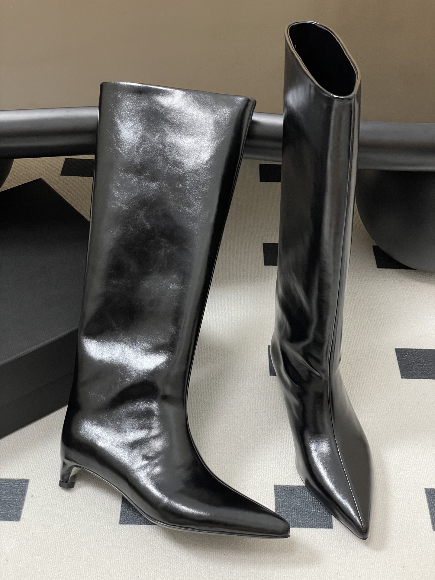 Stylish Sheepskin Short Boots by Jill Sander – New Collection Summary - 图片 5