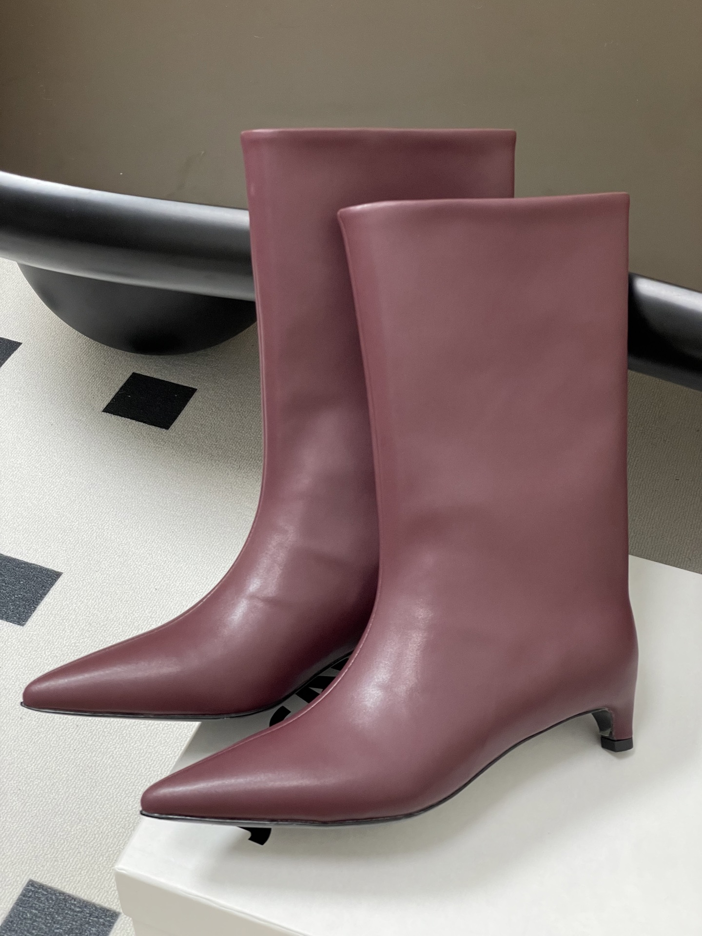 New Autumn/Winter Boots Collection: Stylish, Cozy, Vintage Leather Boots by Jill Sander. - 图片 4