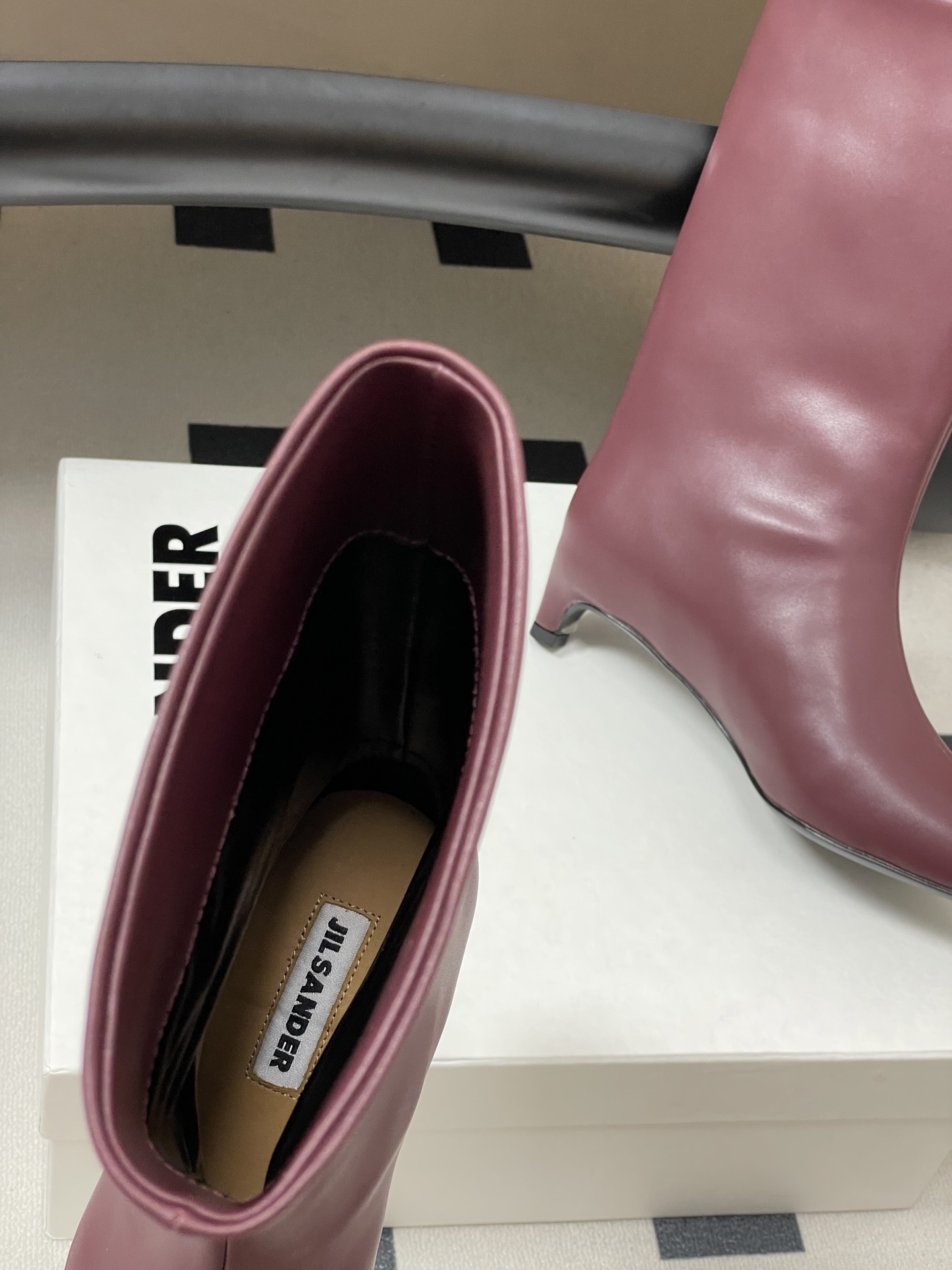 New Autumn/Winter Boots Collection: Stylish, Cozy, Vintage Leather Boots by Jill Sander. - 图片 7