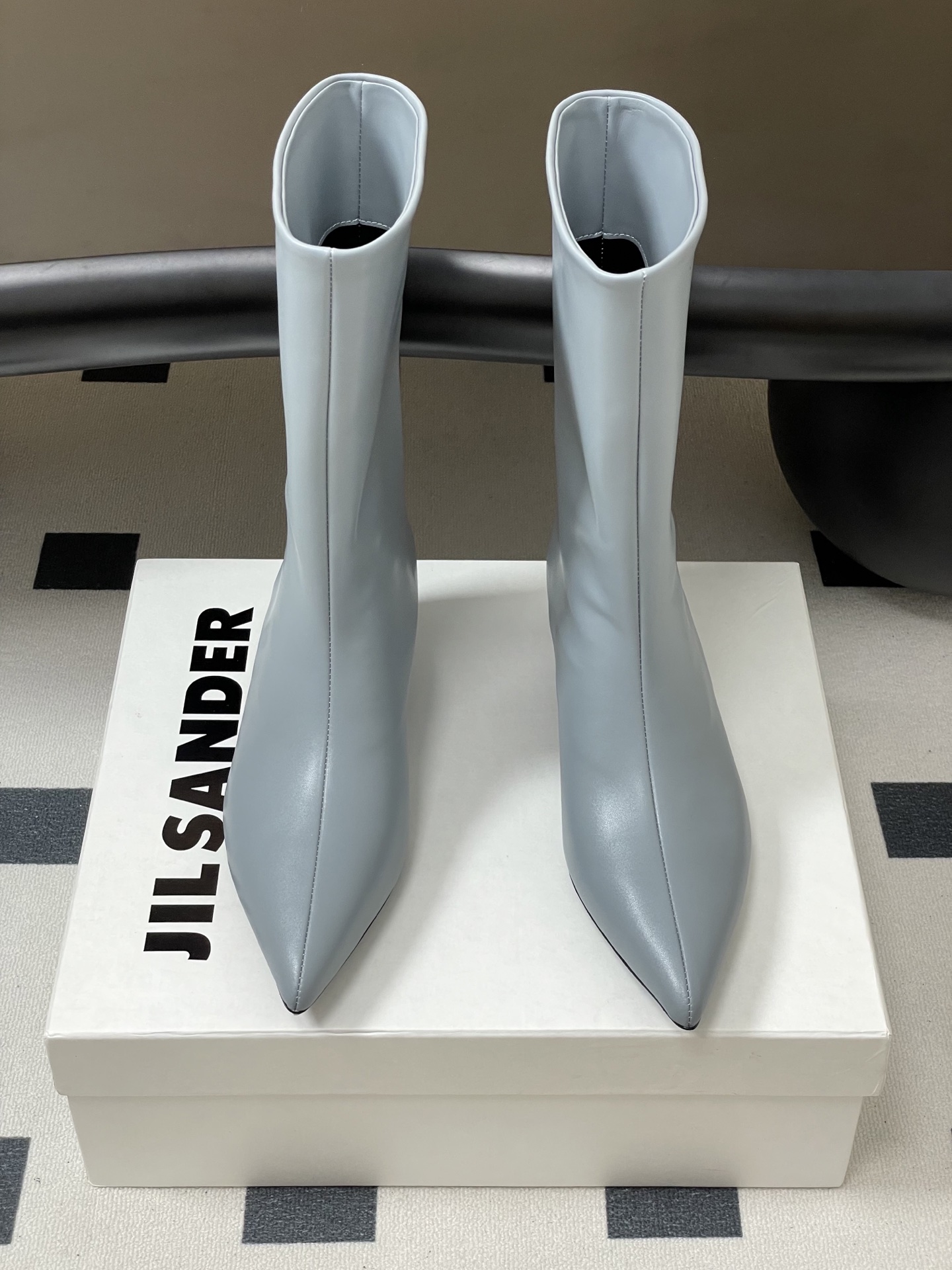 Stylish Jill Sander Short Boots with Sheepskin Interior and Italian Soles - 图片 5