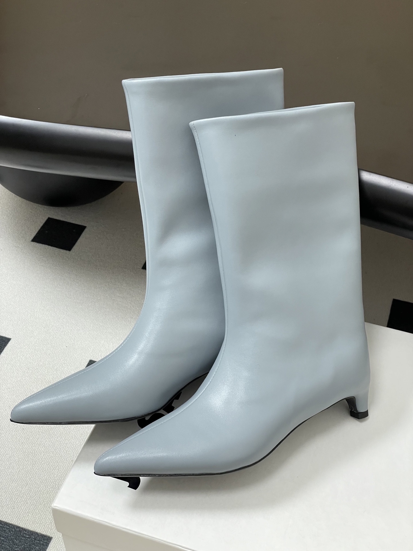 Stylish Jill Sander Short Boots with Sheepskin Interior and Italian Soles - 图片 4