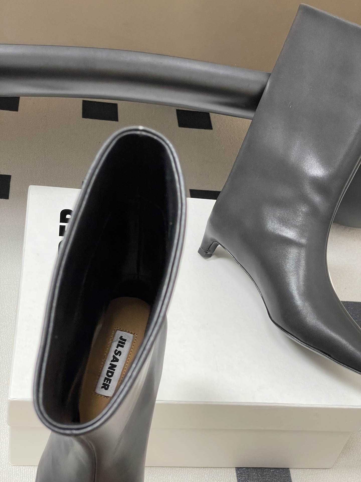 Stylish Sheepskin Boots by Jill Sander – Autumn/Winter Collection Summary - 图片 7