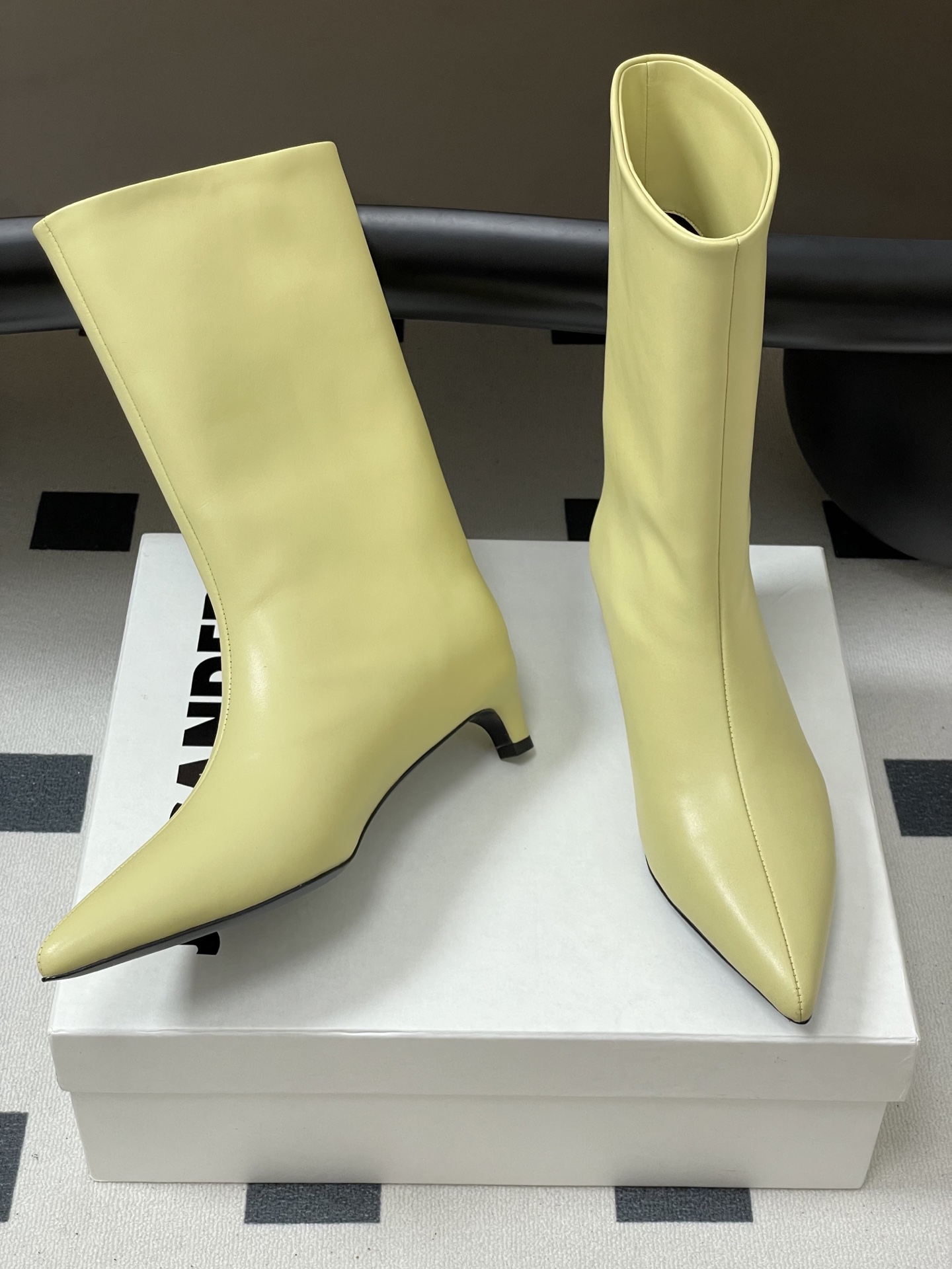 Stylish Sheepskin Boots by Jill Sander: New Autumn/Winter Collection - 图片 6