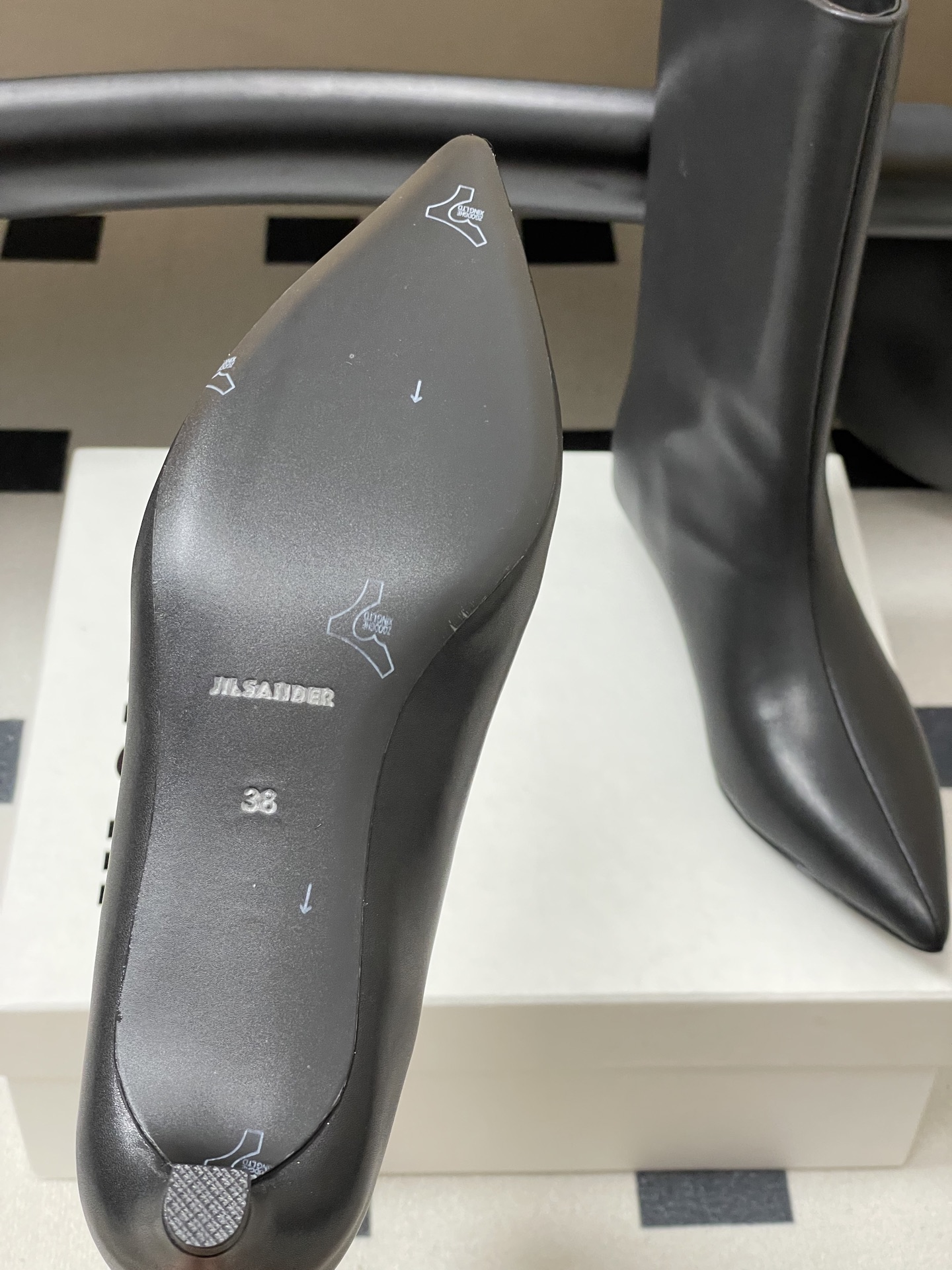 Stylish Sheepskin Boots by Jill Sander – Autumn/Winter Collection Summary - 图片 8