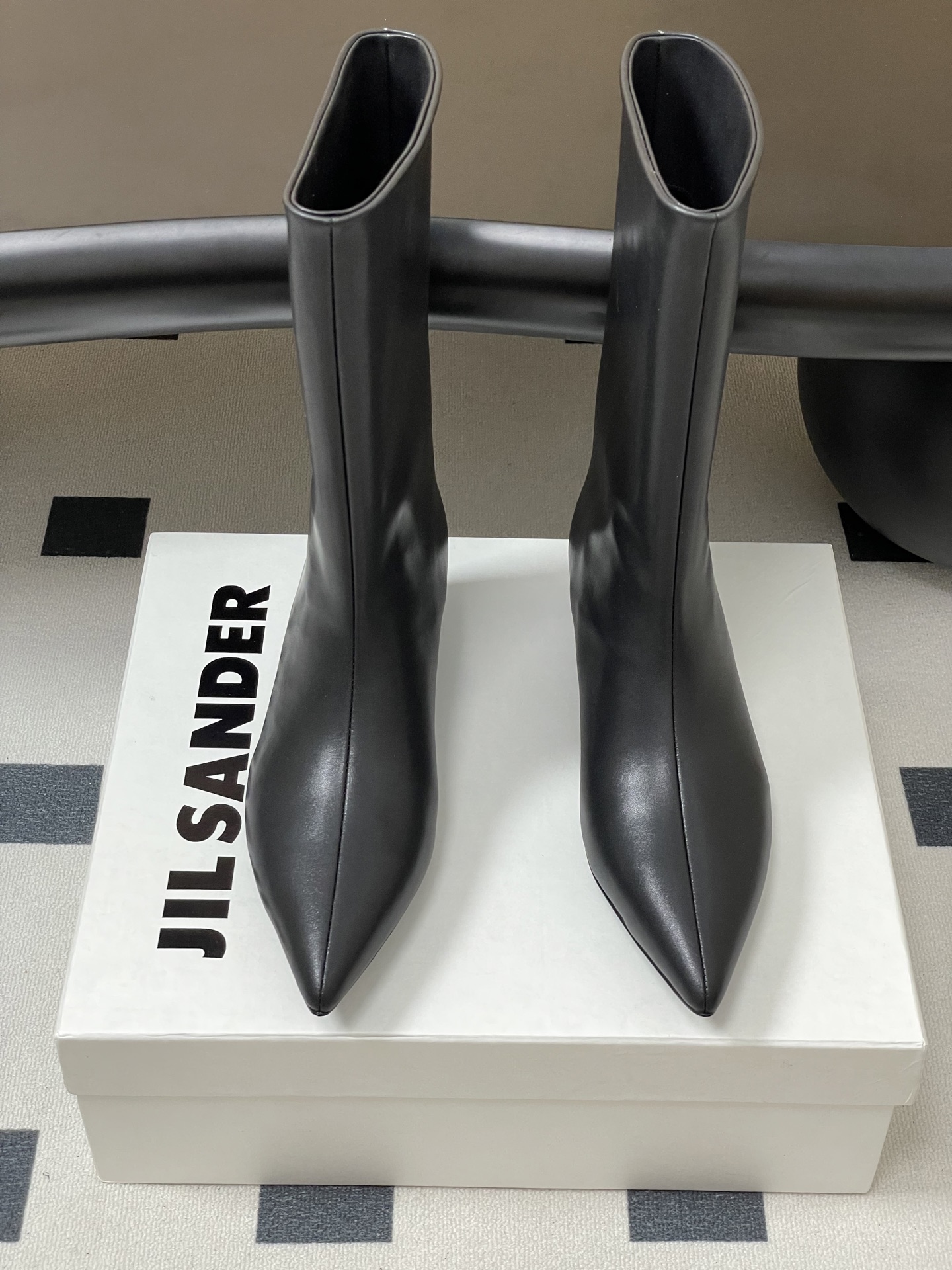 Stylish Sheepskin Boots by Jill Sander – Autumn/Winter Collection Summary - 图片 5