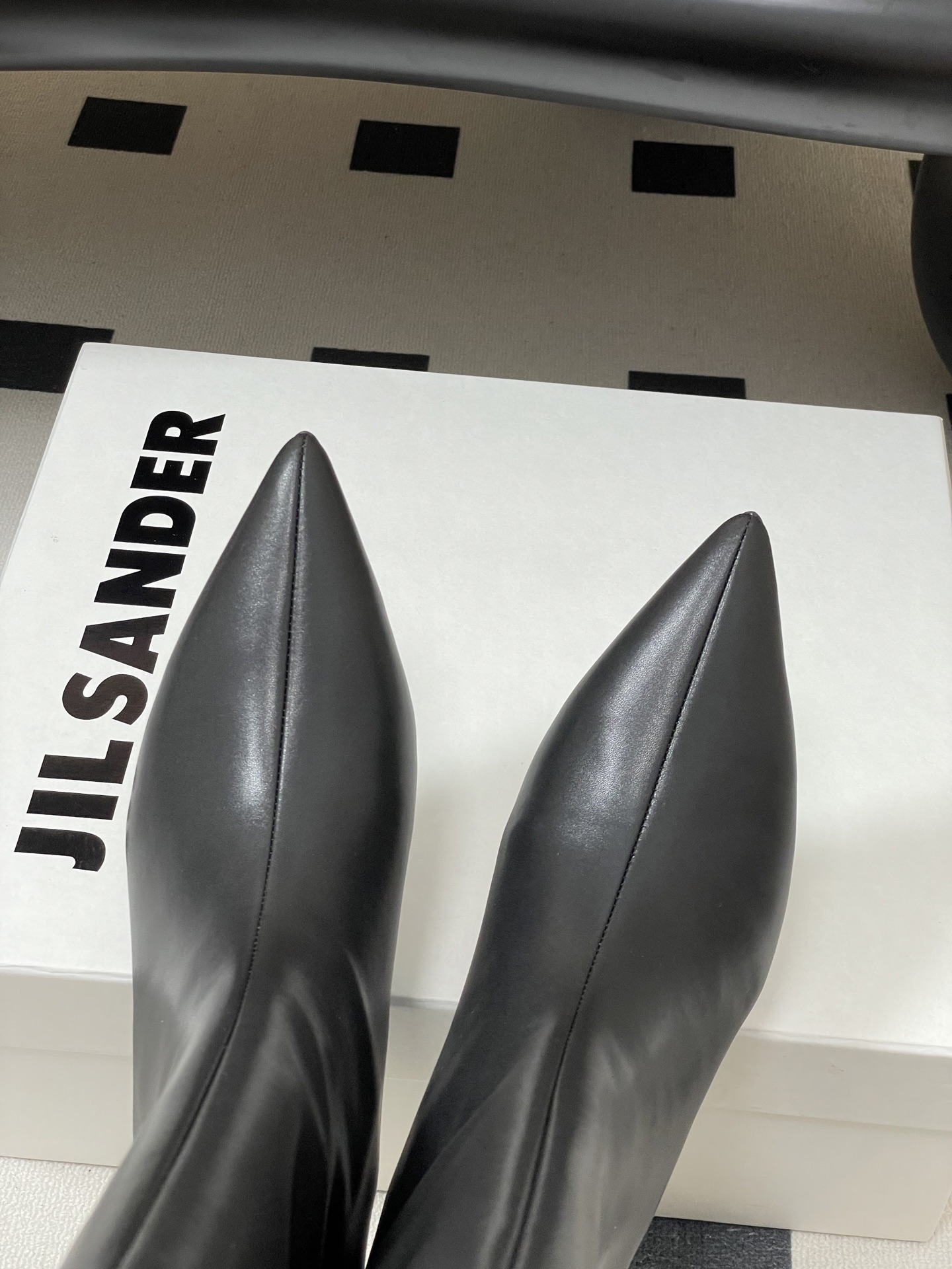 Stylish Sheepskin Boots by Jill Sander – Autumn/Winter Collection Summary - 图片 9
