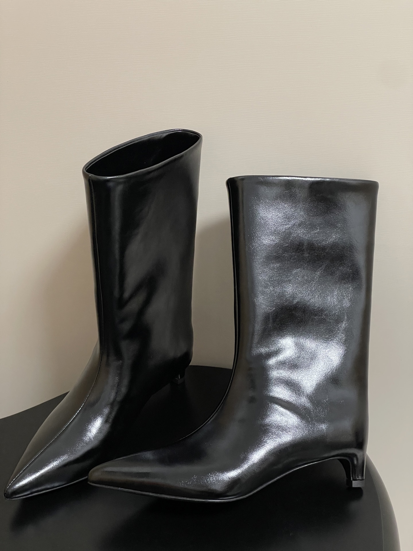 Jil Sander’s Chic Sheepskin Boots Collection for Autumn/Winter – Details and Features - 图片 3