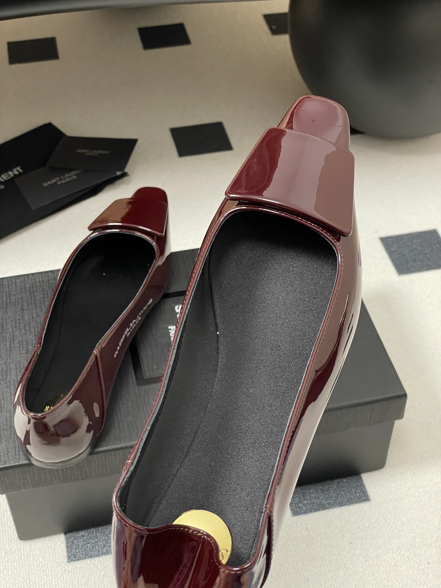 “Saint Laurent 2025 Ballet Flats: Top Quality YSL Shoes in Cowhide and Italian Leather” - 图片 9