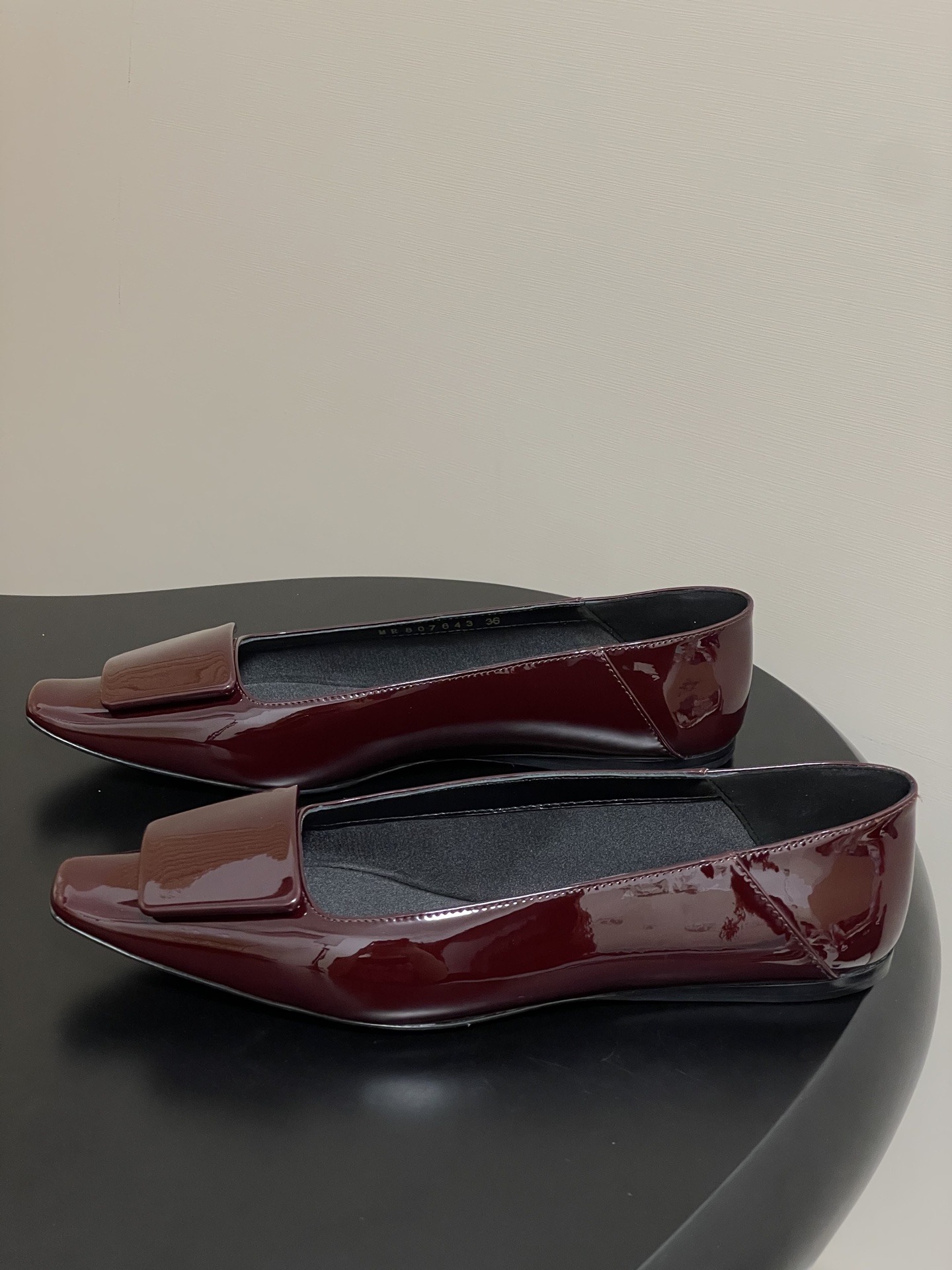 “Saint Laurent 2025 Ballet Flats: Top Quality YSL Shoes in Cowhide and Italian Leather” - 图片 3