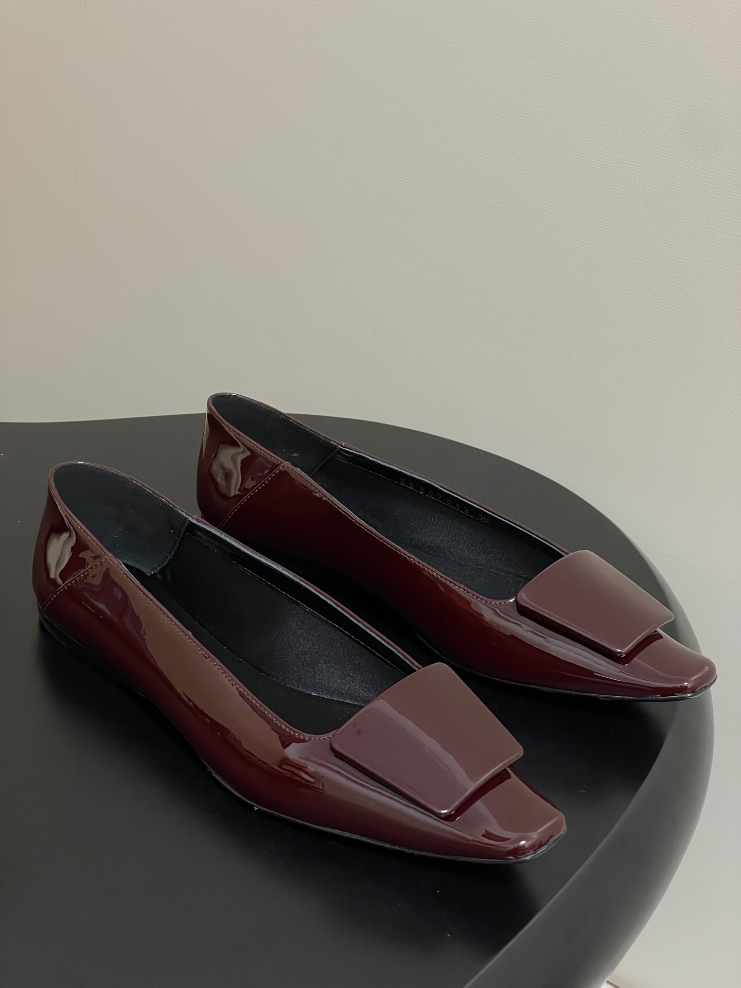 “Saint Laurent 2025 Ballet Flats: Top Quality YSL Shoes in Cowhide and Italian Leather” - 图片 1