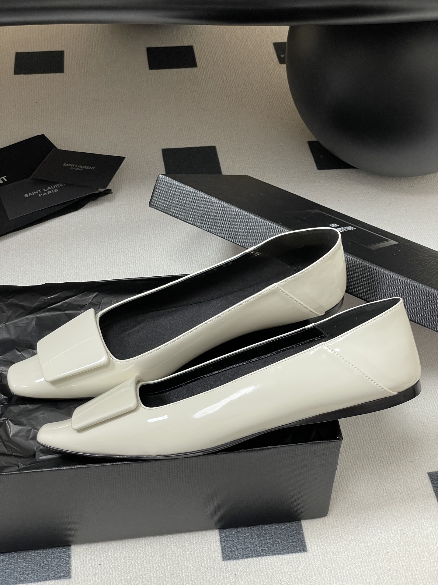 “YSL Saint-Lorland 2025 Ballerina Plaster Flats with CASSANDRE Logo – Top Quality Shoes” - 图片 4