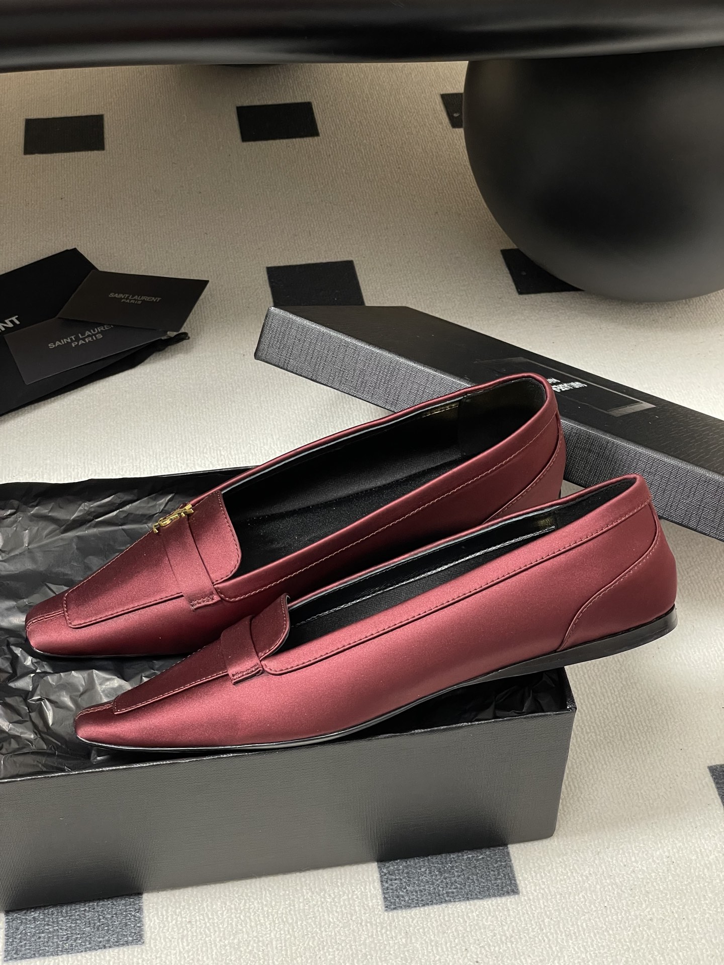 Saint Laurent 25th Anniversary Ballerina Shoes with Silk and Leather, featuring YSL logo and Cassandre detail. Sizes 35-39. - 图片 4