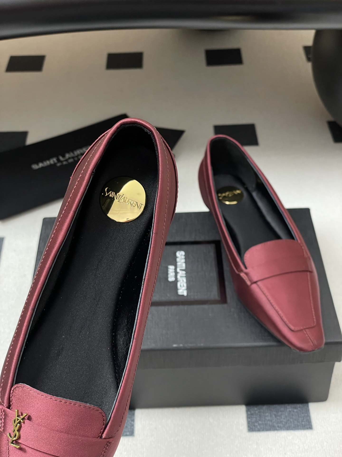 Saint Laurent 25th Anniversary Ballerina Shoes with Silk and Leather, featuring YSL logo and Cassandre detail. Sizes 35-39. - 图片 7
