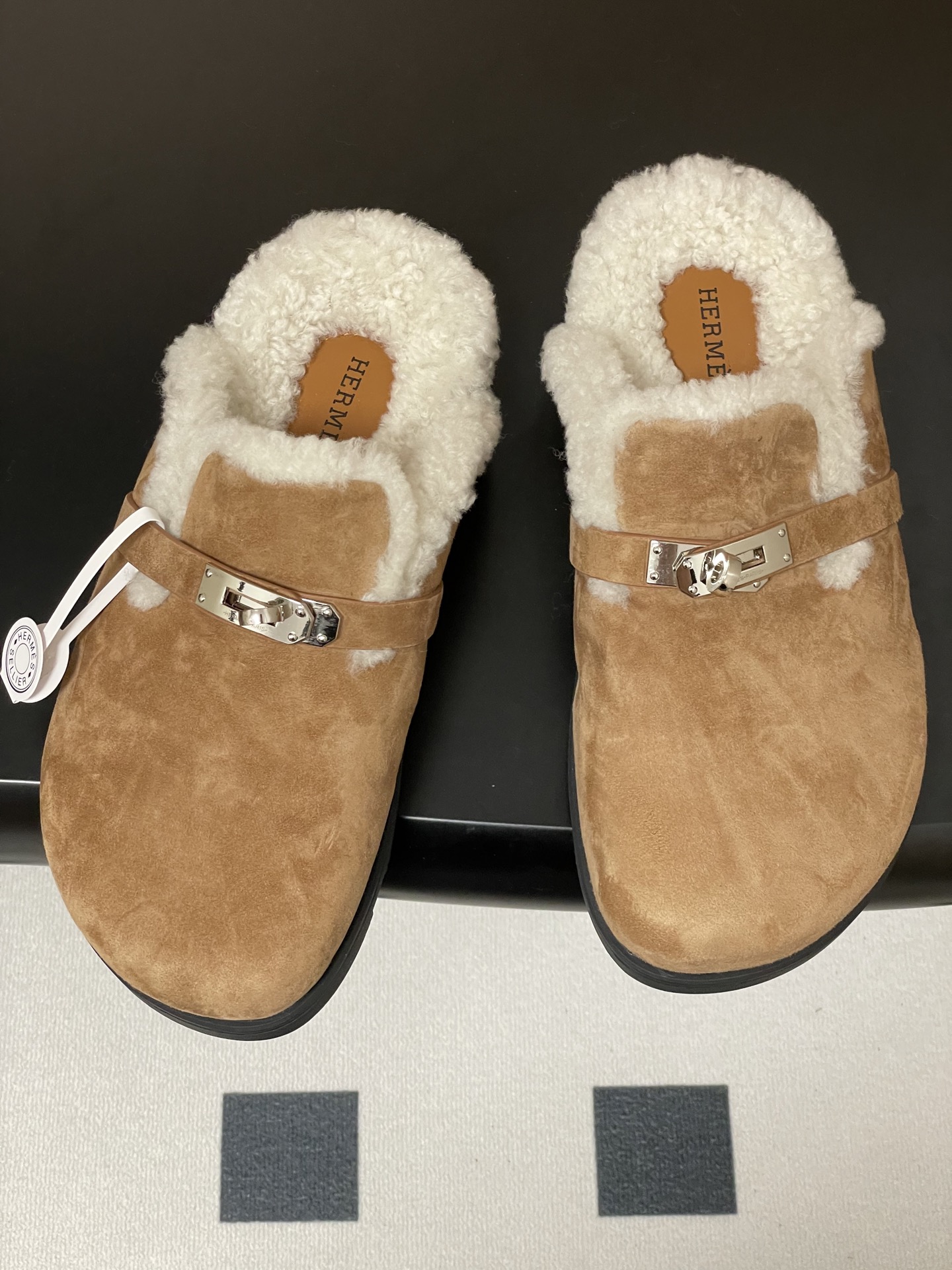 Hermès Hermes 爱马仕 H家 Kelly扣 款二舅拖鞋穆勒羊毛半拖鞋 休闲懒人鞋勃肯毛拖鞋