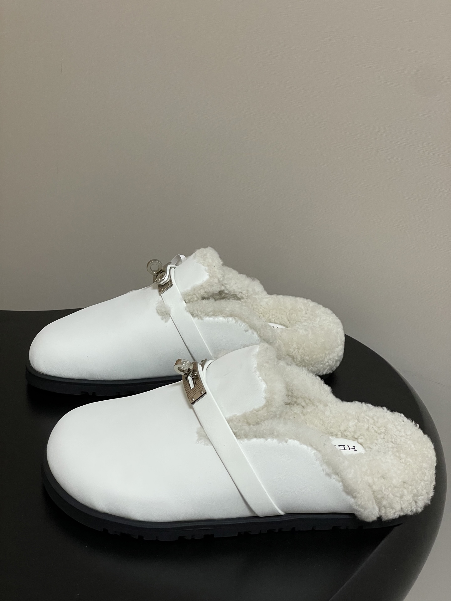 Hermès Hermes 爱马仕 H家 Kelly扣 款二舅拖鞋穆勒羊毛半拖鞋 休闲懒人鞋勃肯毛拖鞋