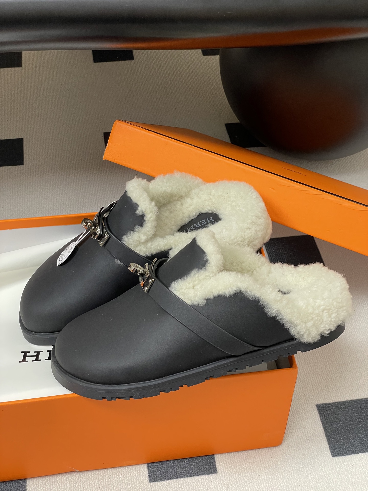 Hermès Hermes 爱马仕 H家 Kelly扣 款二舅拖鞋穆勒羊毛半拖鞋 休闲懒人鞋勃肯毛拖鞋