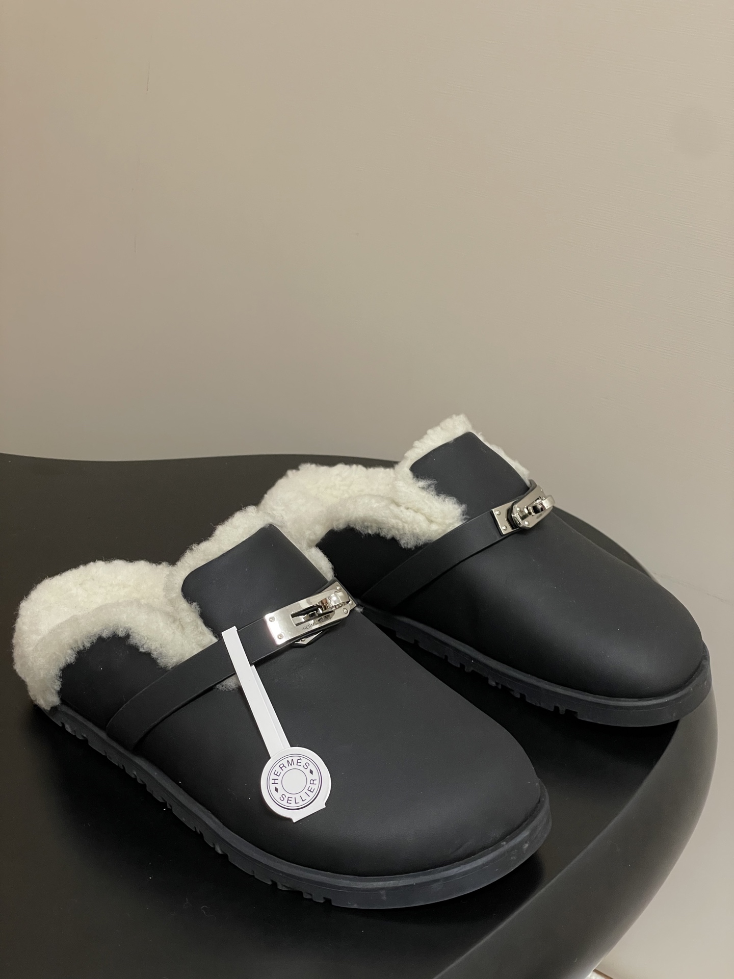 Hermès Hermes 爱马仕 H家 Kelly扣 款二舅拖鞋穆勒羊毛半拖鞋 休闲懒人鞋勃肯毛拖鞋