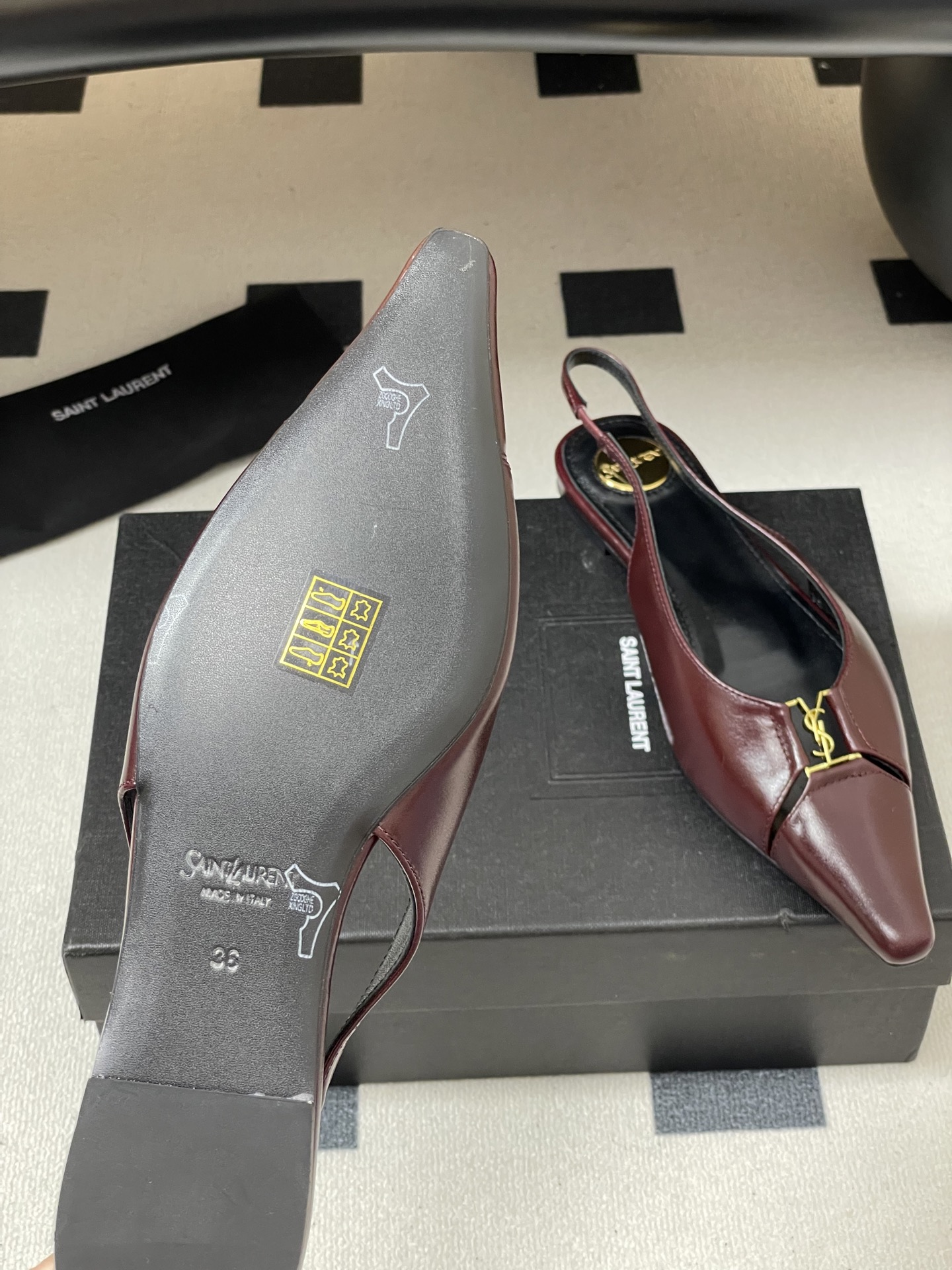 Title: Saint Laurent Women’s Shoes Collection at St. Roland Show Summary: Saint Laurent’s latest show at St. Roland features women’s shoes with cow, sheep, and Italian skin materials. Sizes - 图片 8