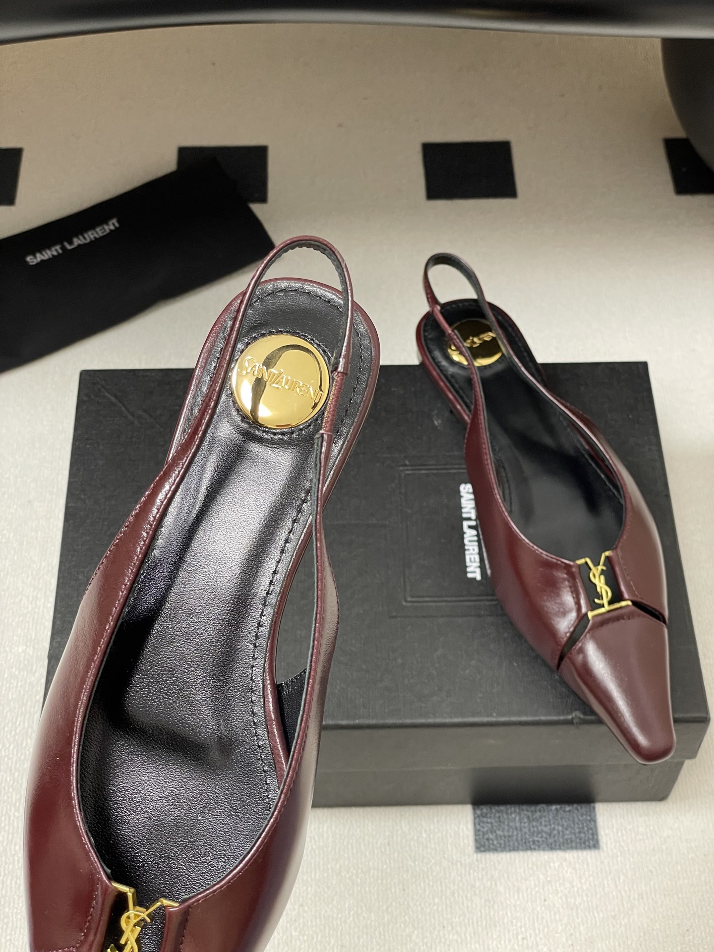 Title: Saint Laurent Women’s Shoes Collection at St. Roland Show Summary: Saint Laurent’s latest show at St. Roland features women’s shoes with cow, sheep, and Italian skin materials. Sizes - 图片 7
