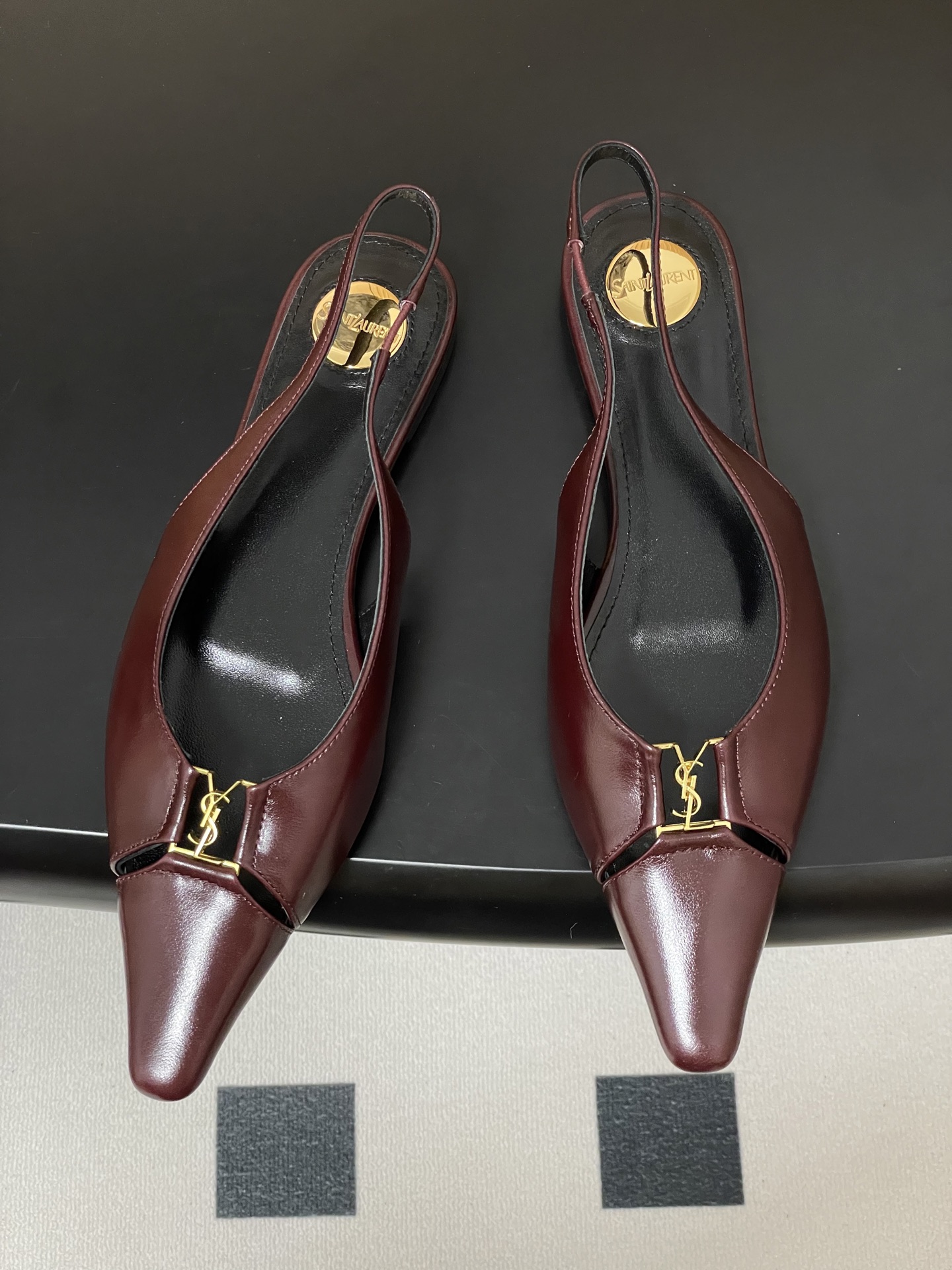 Title: Saint Laurent Women’s Shoes Collection at St. Roland Show Summary: Saint Laurent’s latest show at St. Roland features women’s shoes with cow, sheep, and Italian skin materials. Sizes - 图片 2