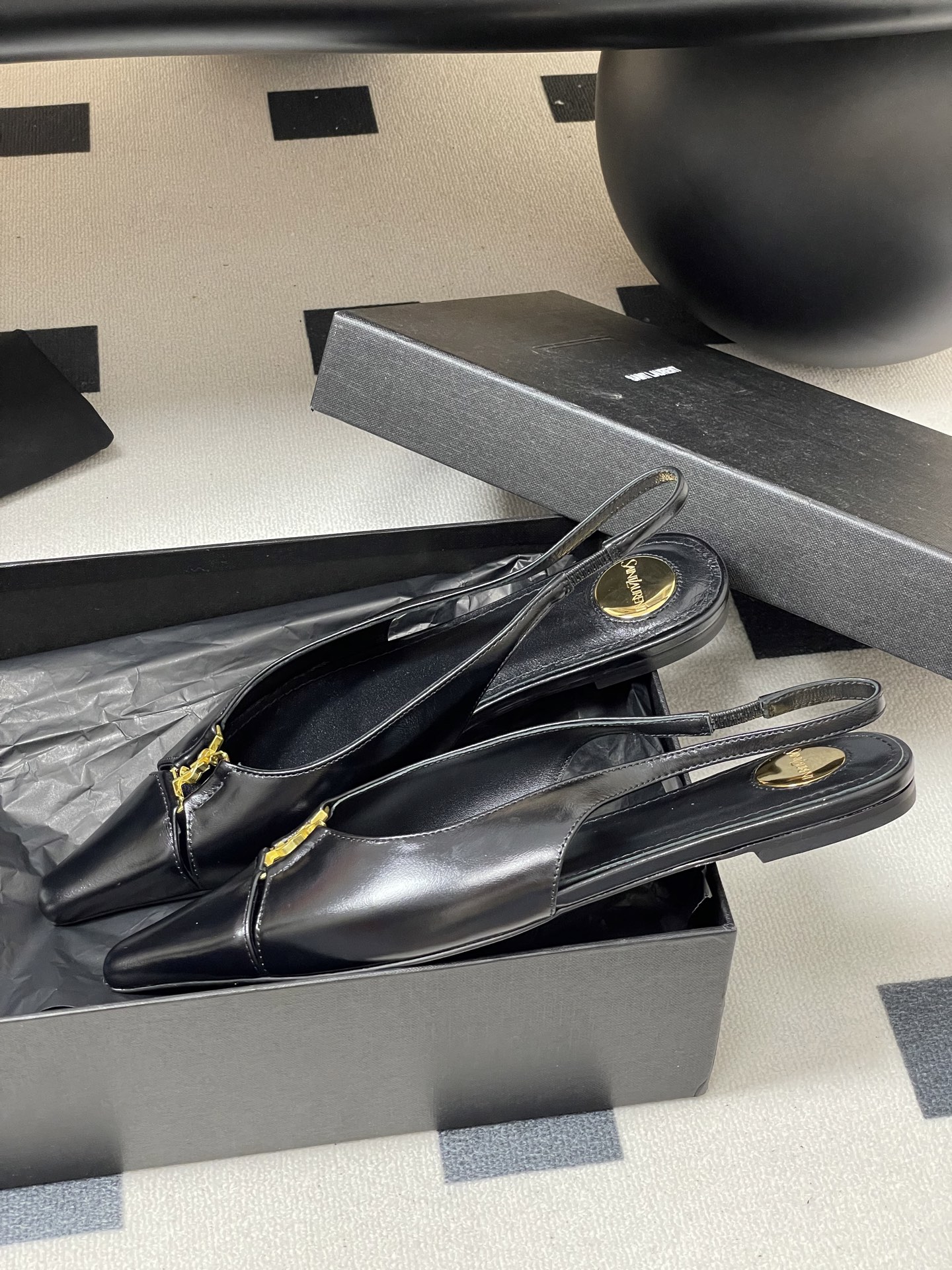 “Saint Laurent Women’s Shoes: Luxurious Cow and Sheep Skin, Italian Soles, Sizes 35-39” - 图片 4