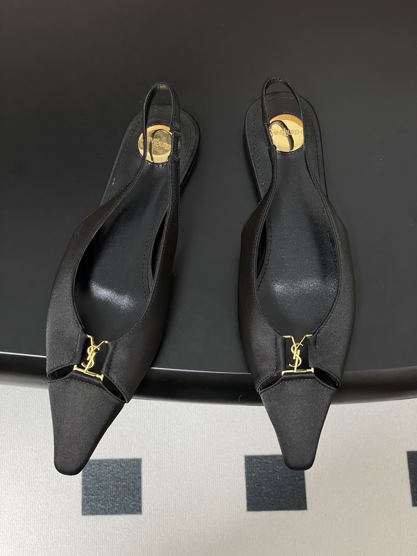 “Saint Laurent Women’s Shoes at St. Roland: Design, Materials, and Sizes” - 图片 2