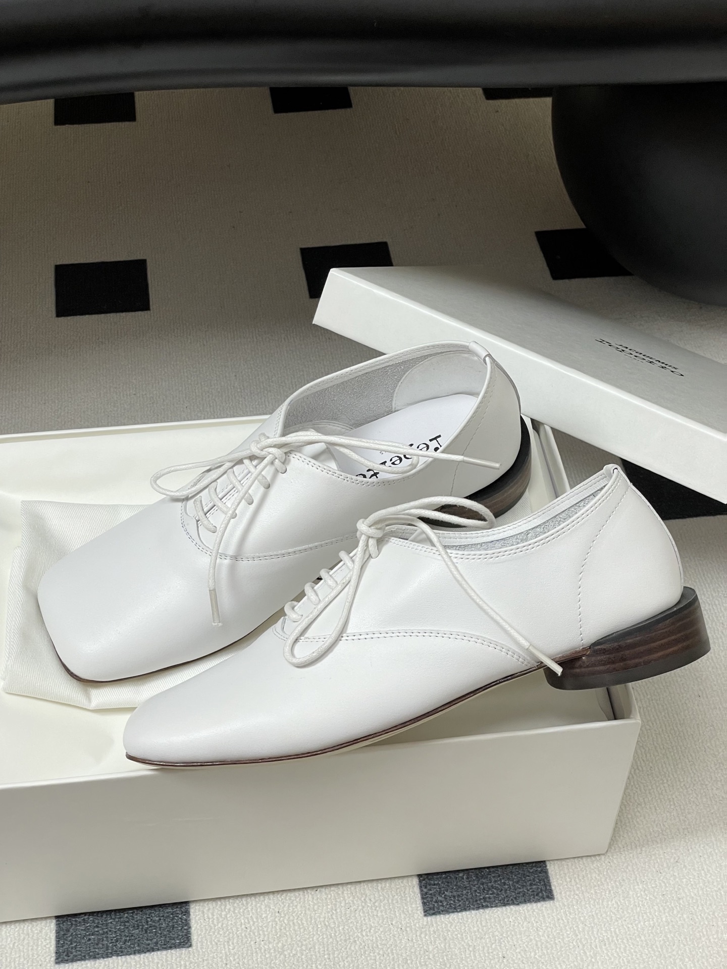 2025 Jacquesquemus x Repetto Ballet Shoes: French Elegance and Sculptural Design - 图片 4