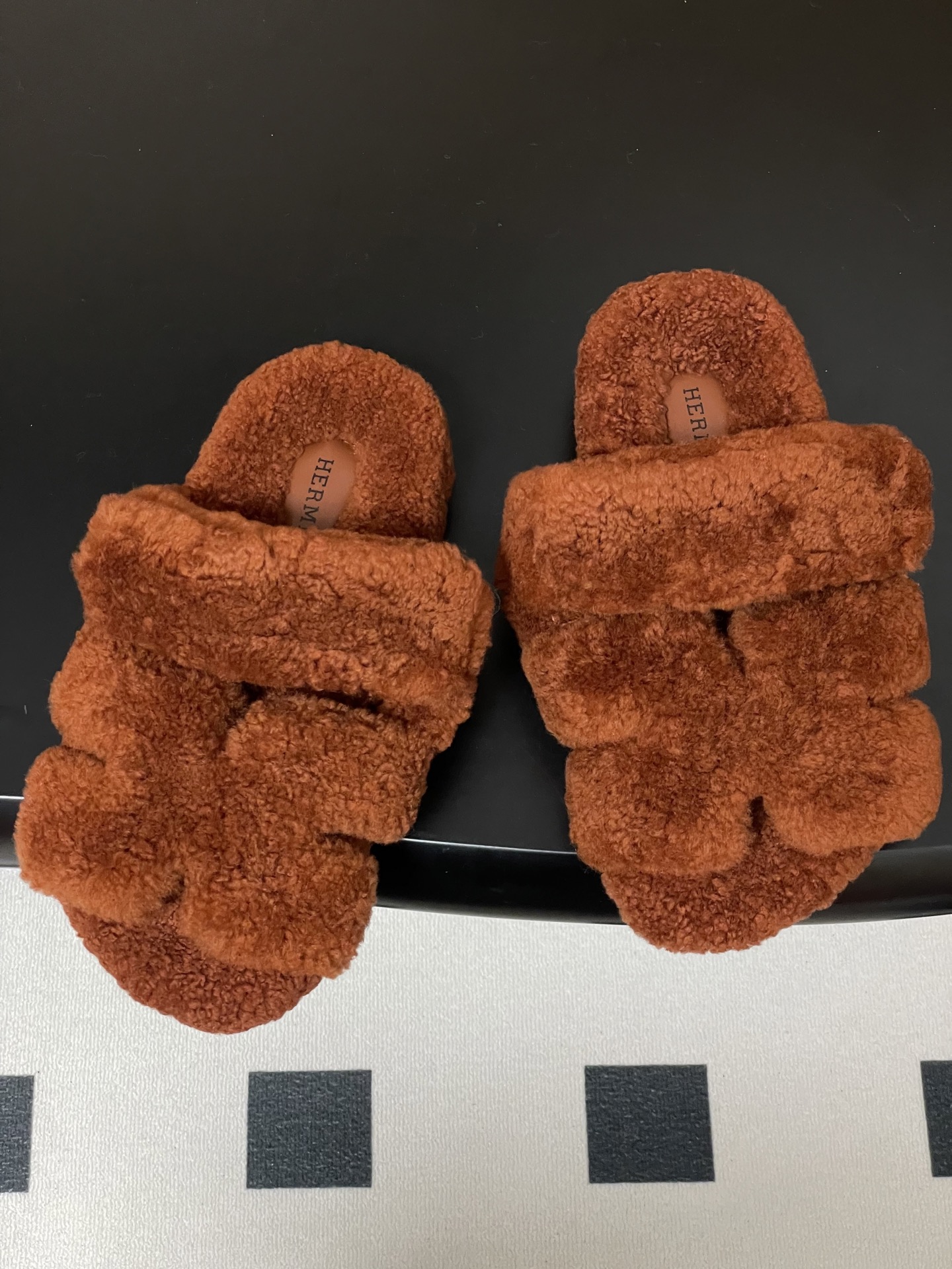 Hermès Hermes 爱马仕 H家 Cheryp毛拖鞋系列 款二舅拖鞋H型魔术贴平底二舅羊羔毛凉拖鞋 休闲懒人鞋